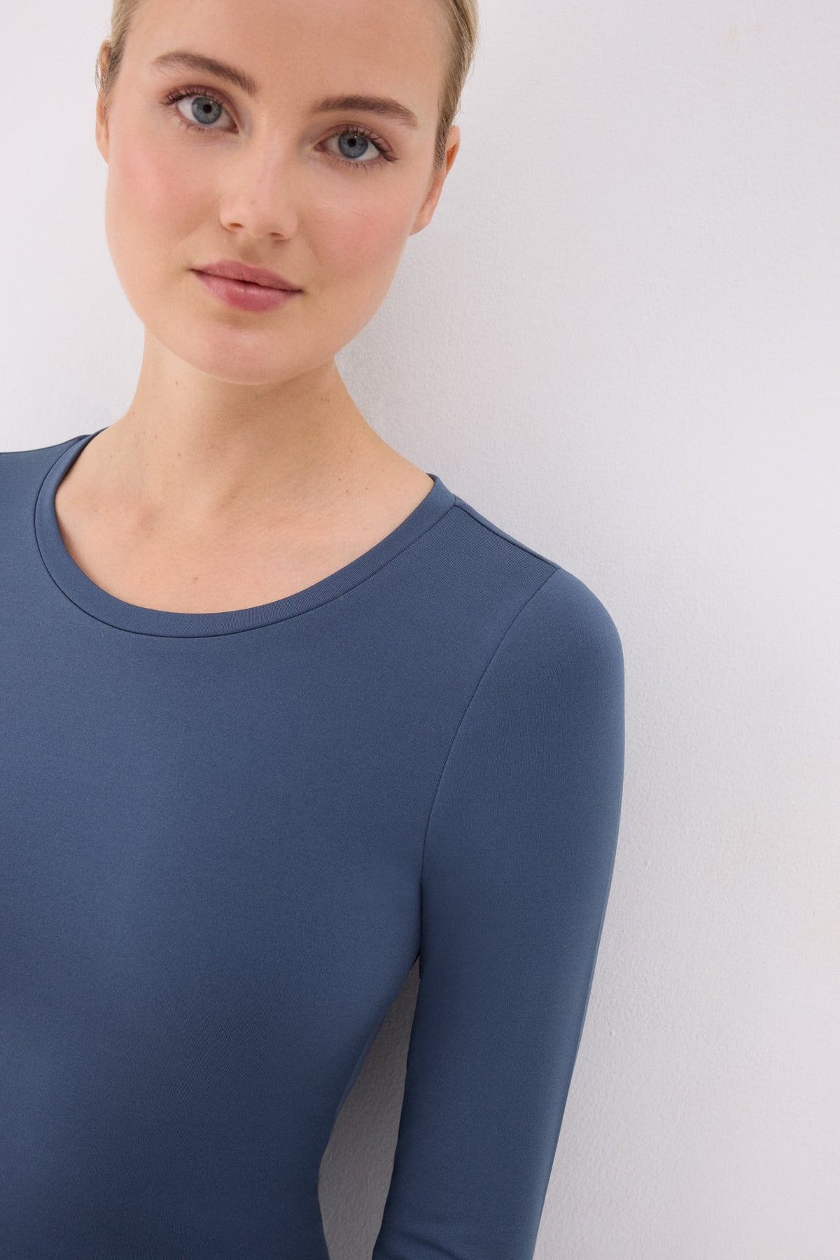 TÉRMICO Camiseta mujer manga larga cuello redondo marino