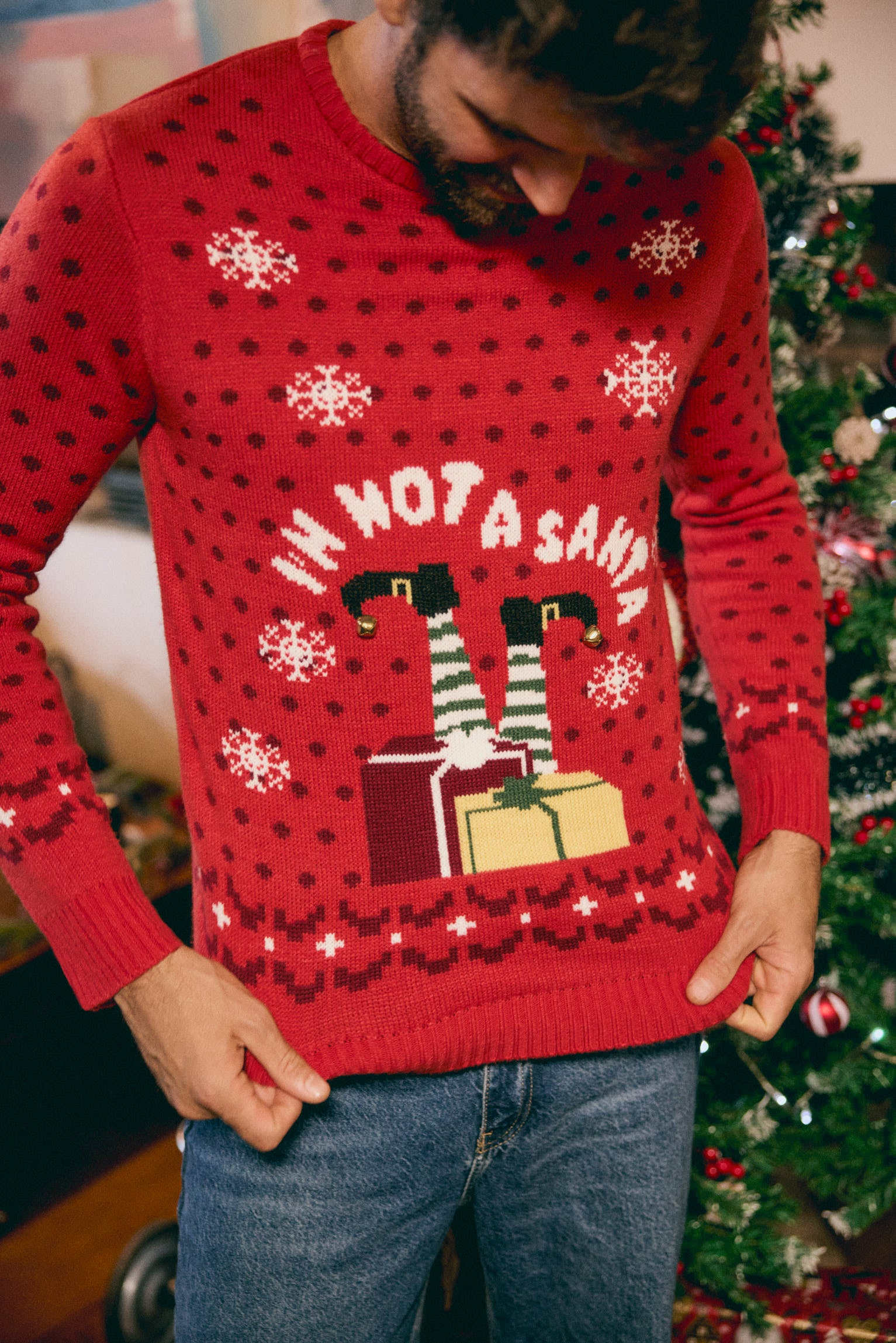 70111-00-editorial-jersey-navidad-hombre-estampado-not-a-santa-ysabel-mora