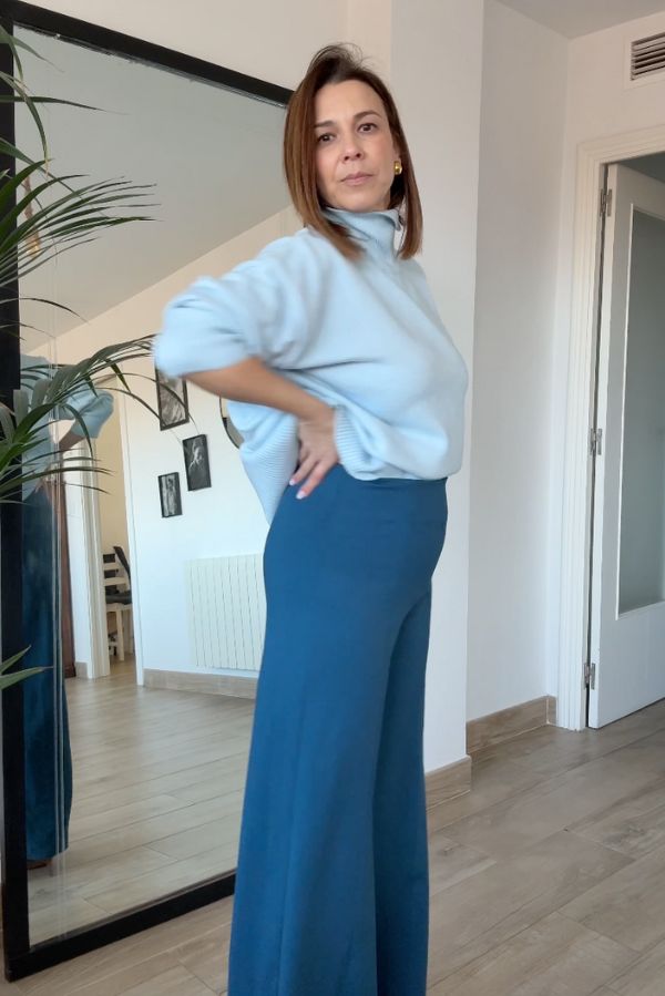 Look con pantalón de vestir azul @emidelgado79