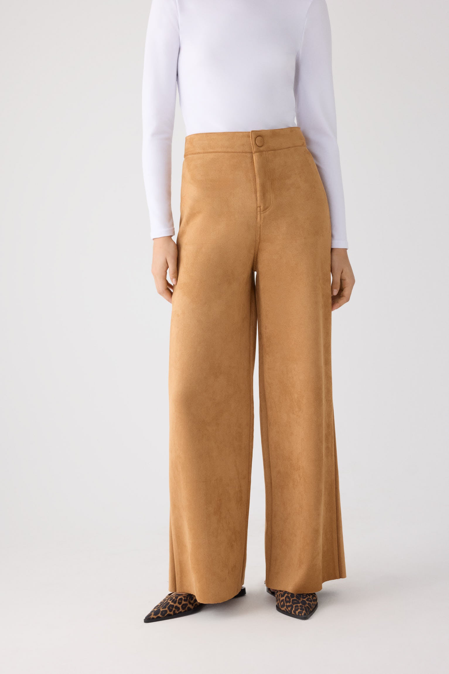 70477-toffee-pantalon-mujer-ancho-de-tiro-alto-camel