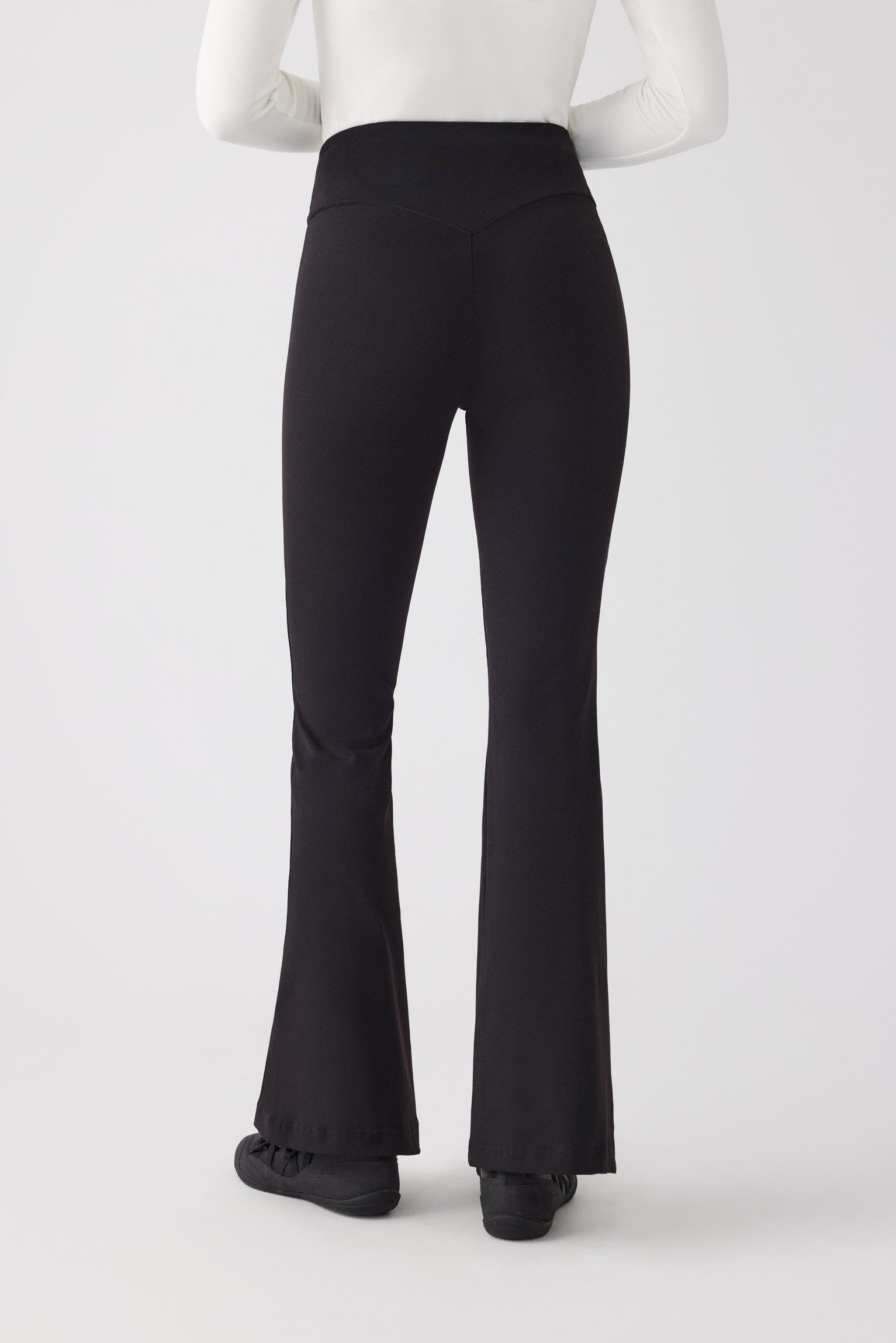 70485-negro-leggings-mujer-acampanados-efecto-push-up-negros