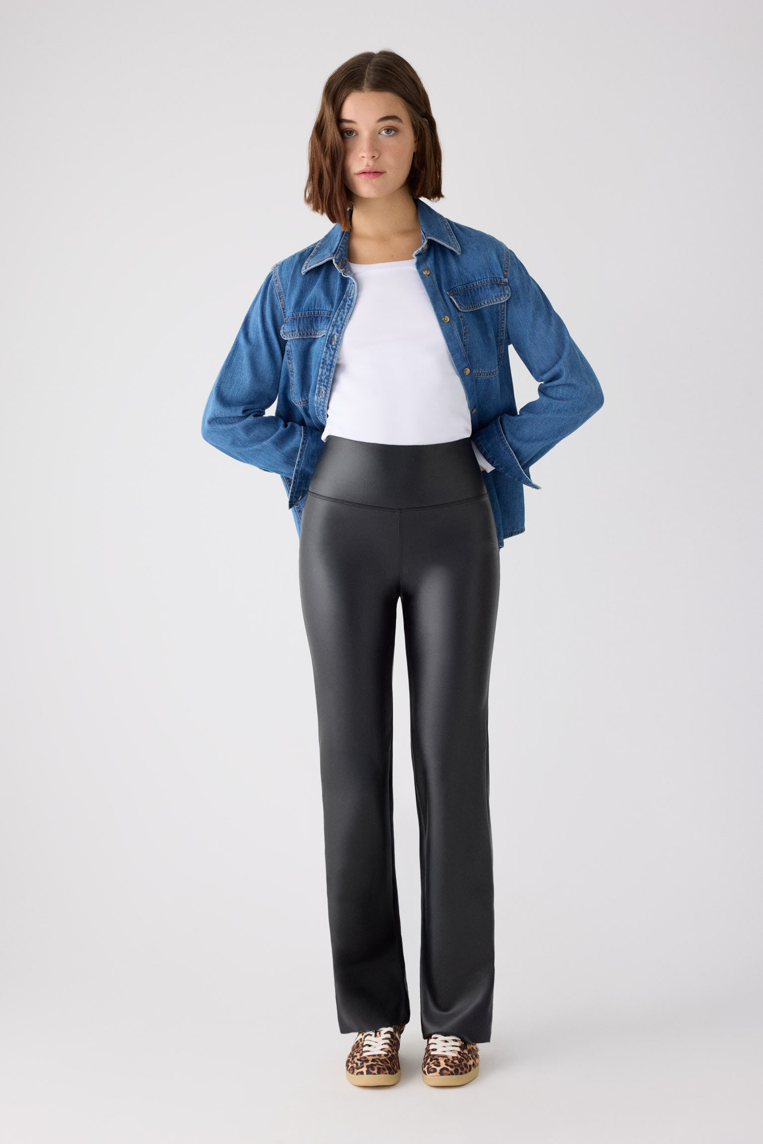 70486-negro-leggings-mujer-acampanados-efecto-piel-con-control-abdominal-negros