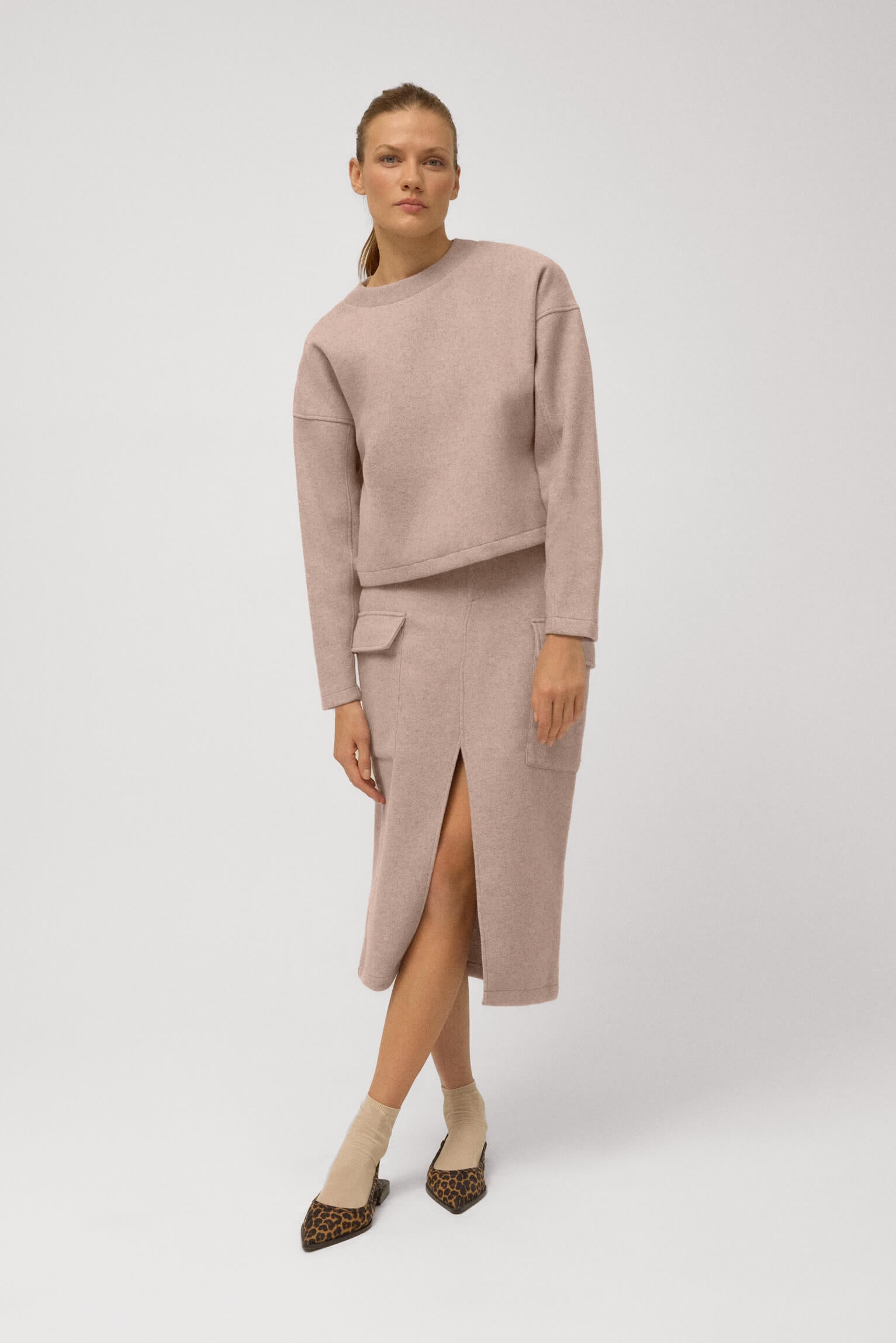 70663-2-jersey-calido-estructura-cuello-redondo-marron