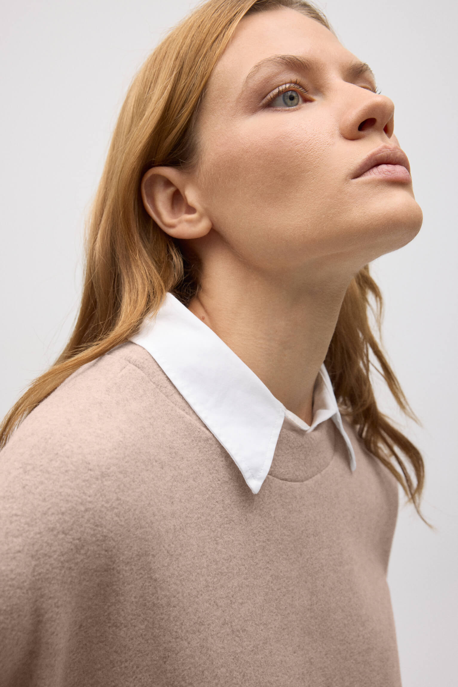 70663-5-jersey-calido-estructura-cuello-redondo-marron