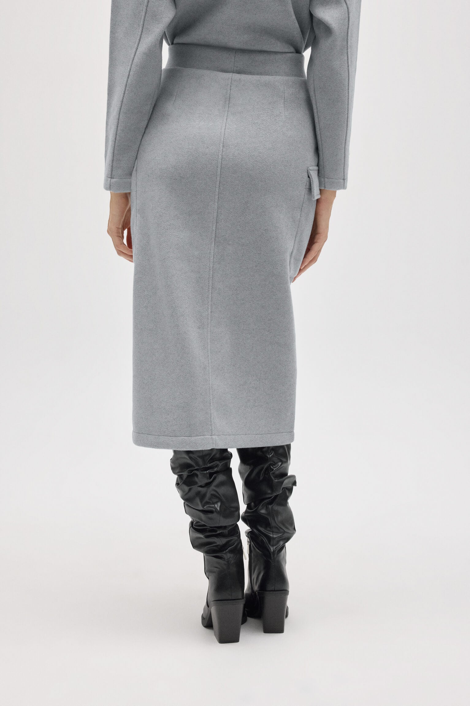 70664-2-falda-midi-calida-estilo-cargo-gris
