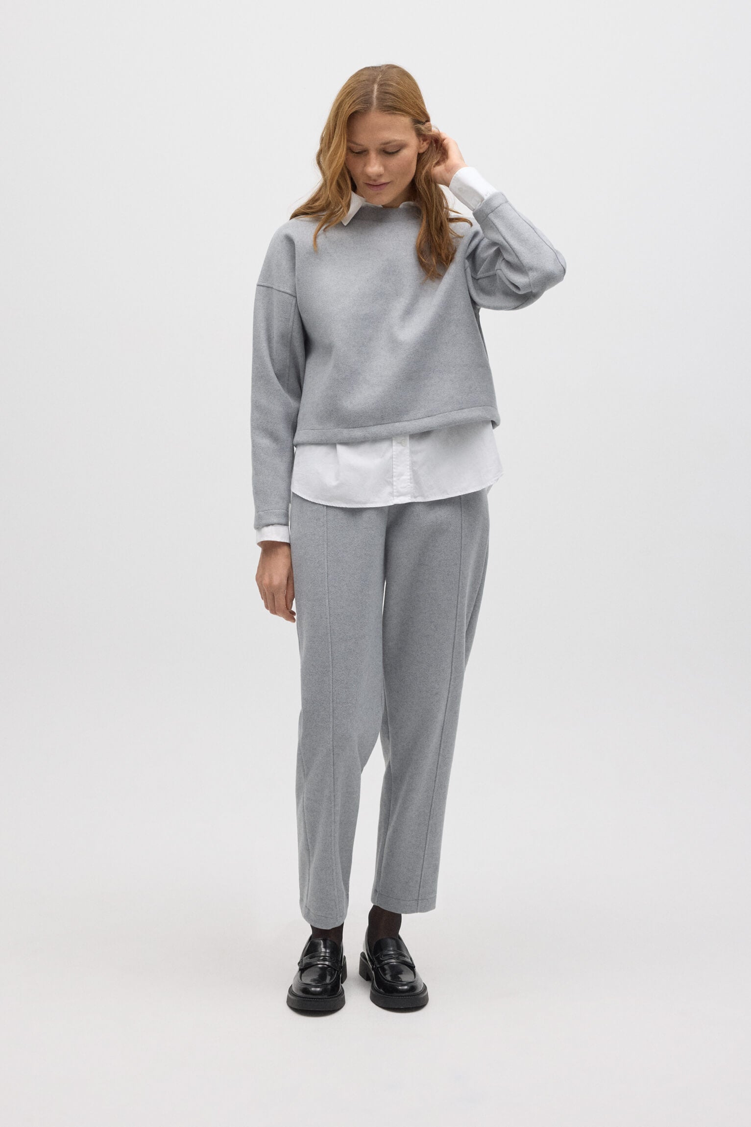 70665-1-pantalon-calido-slim-fit-con-estructura-gris