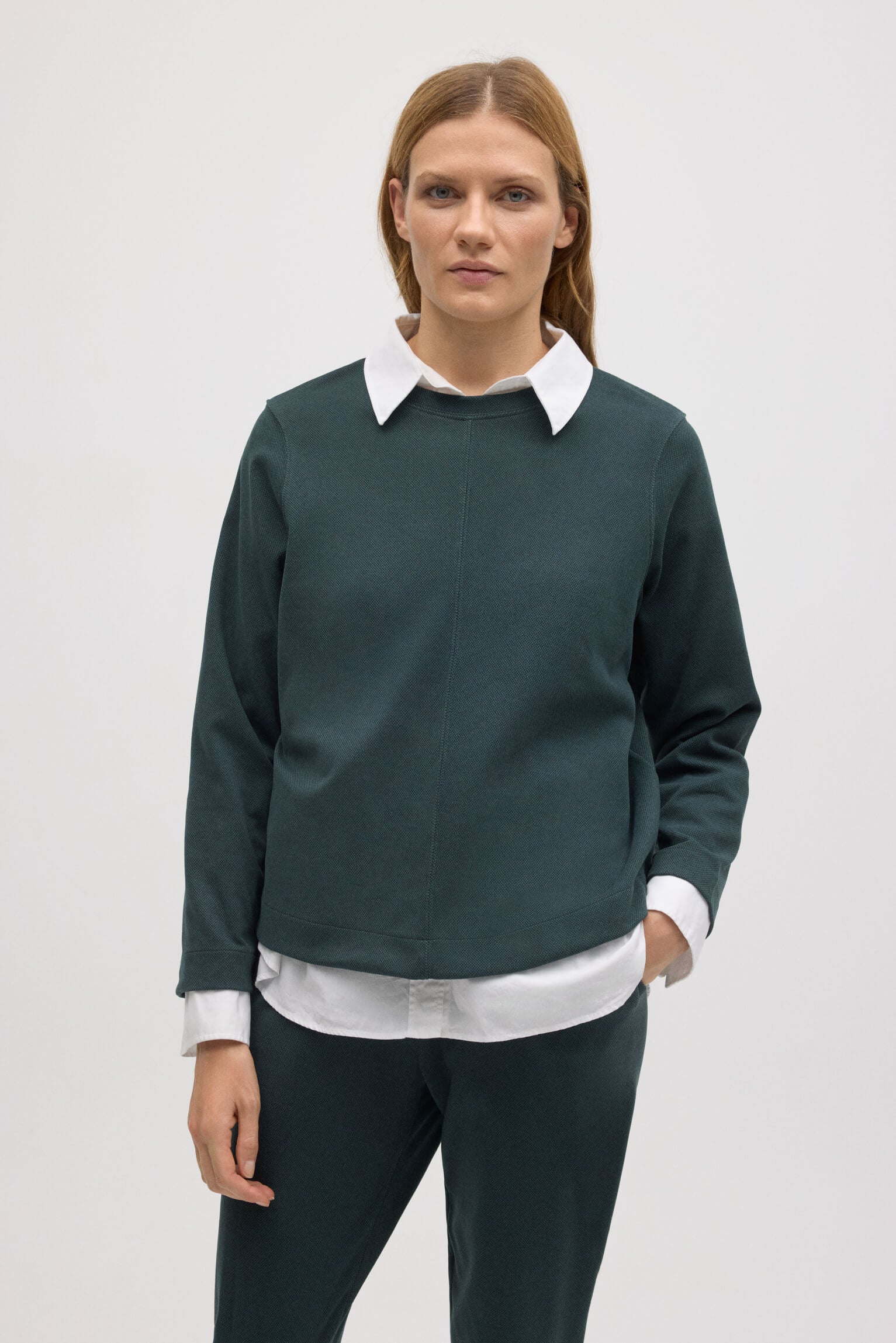 70667-2-jersey-calido-cuello-redondo-con-textura-verde-botella