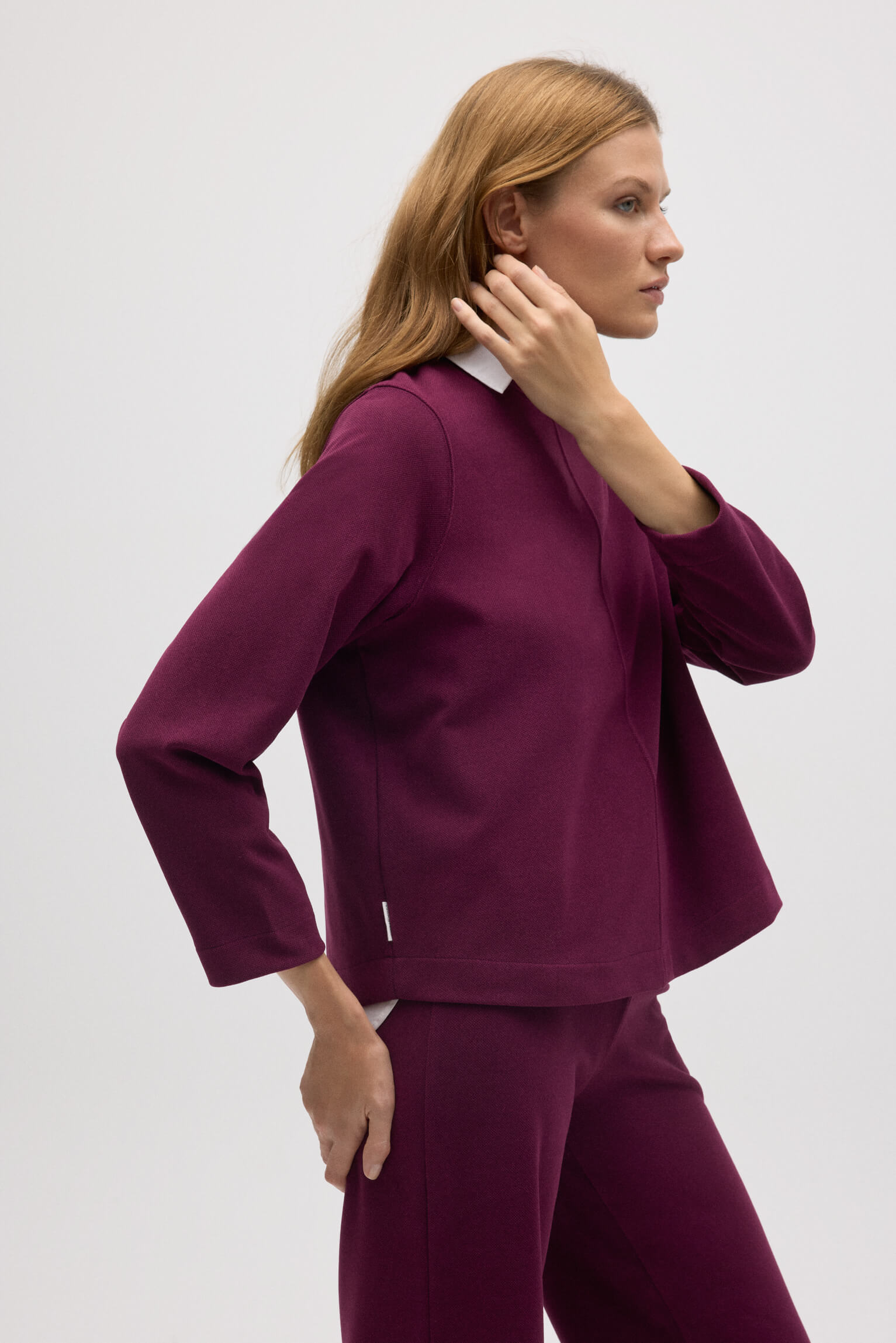 70667-3-jersey-calido-cuello-redondo-con-textura-burdeos