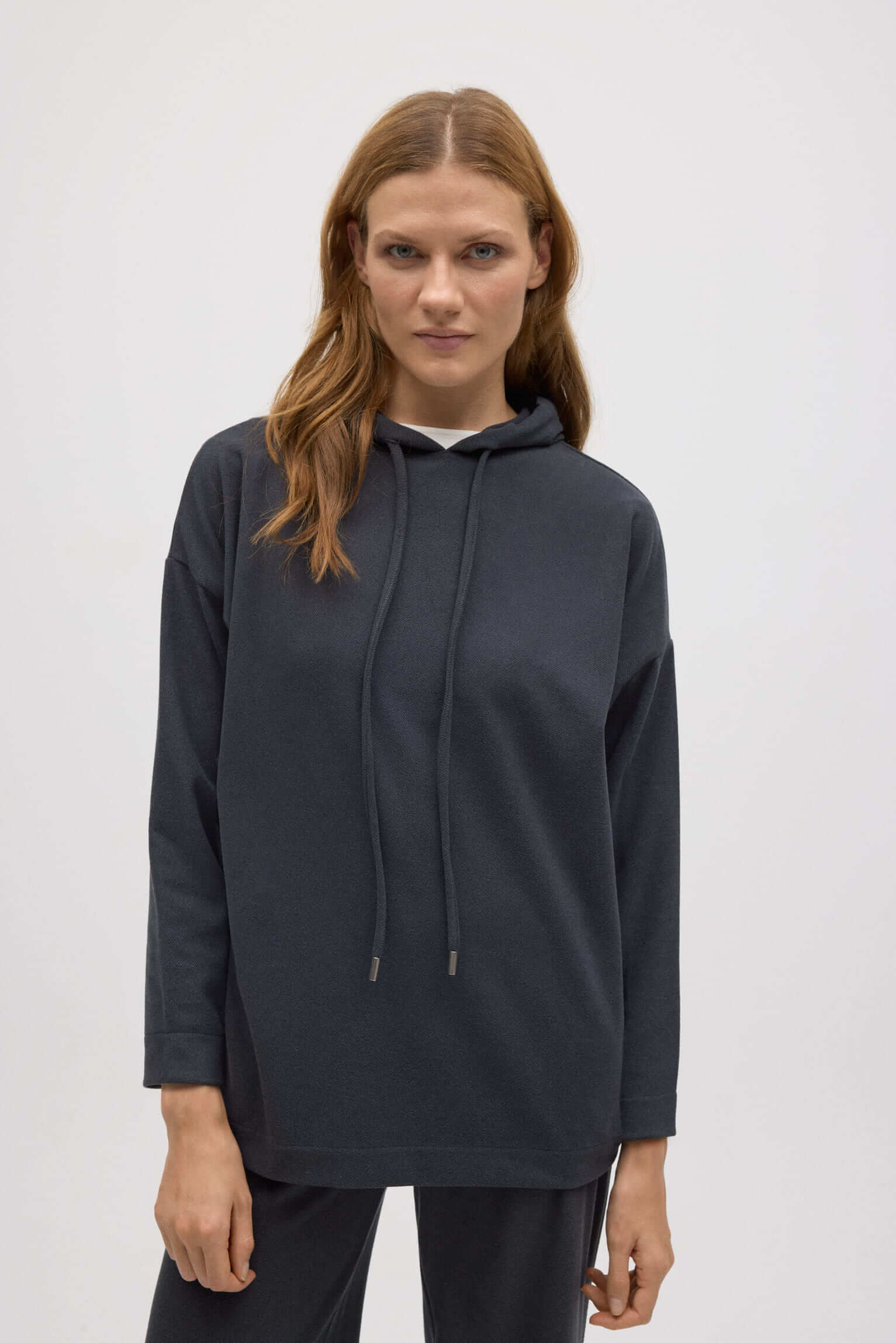 70668-2-sudadera-calida-capucha-ajustable-con-textura-marengo