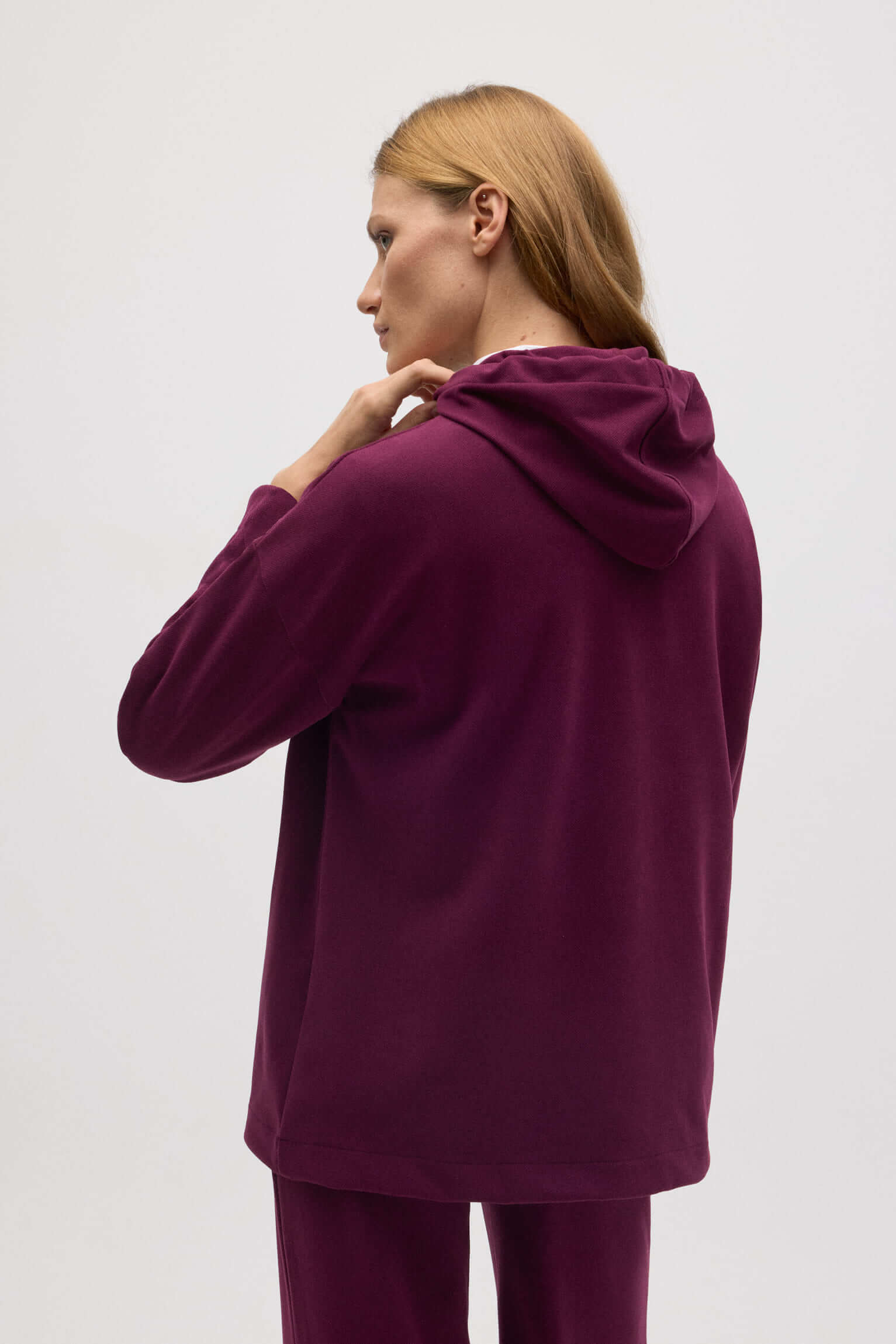70668-3-sudadera-calida-capucha-ajustable-con-textura-burdeos