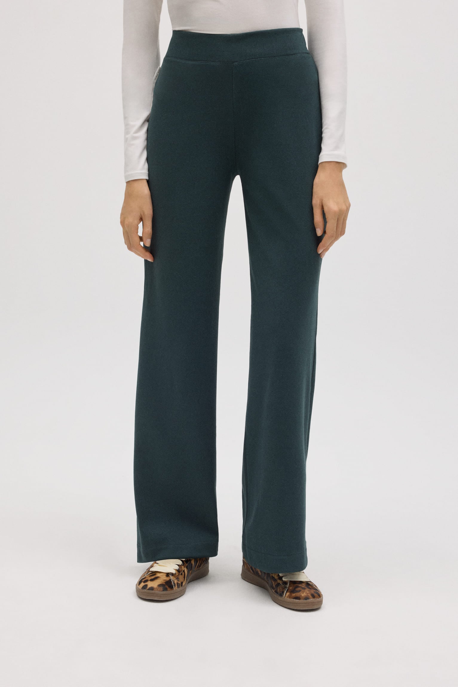 70669-1-pantalon-recto-con-textura-verde-botella