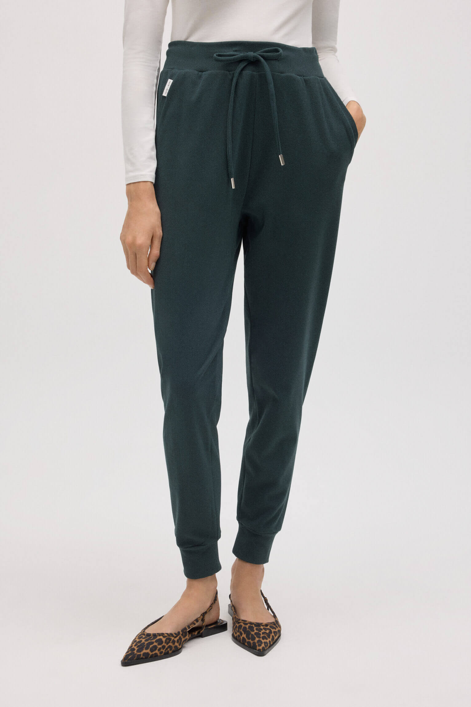 70670-2-pantalon-jogger-con-textura-verde-botella