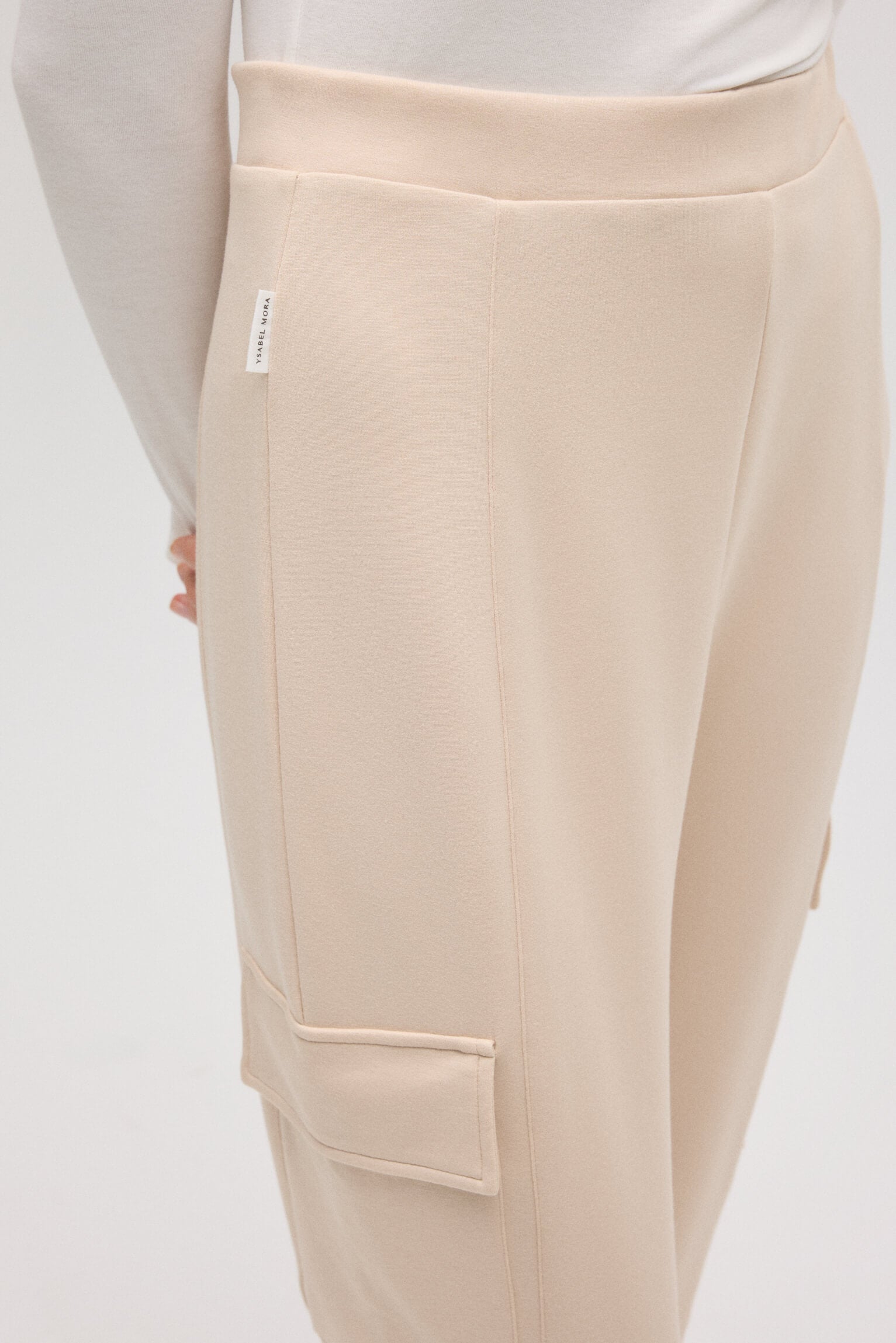 70678-4-pantalon-cargo-fluido-marfil