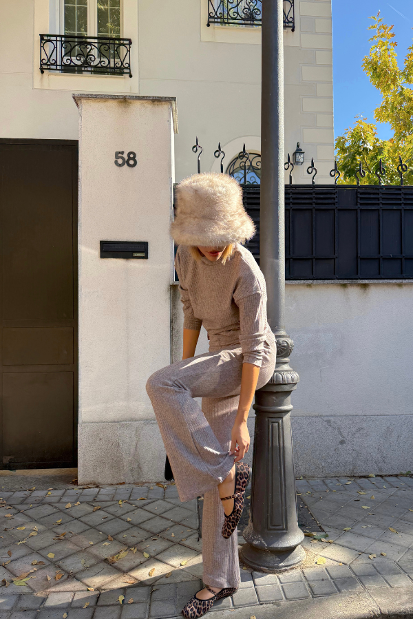 Look de punto canalé marrón @teresamora6