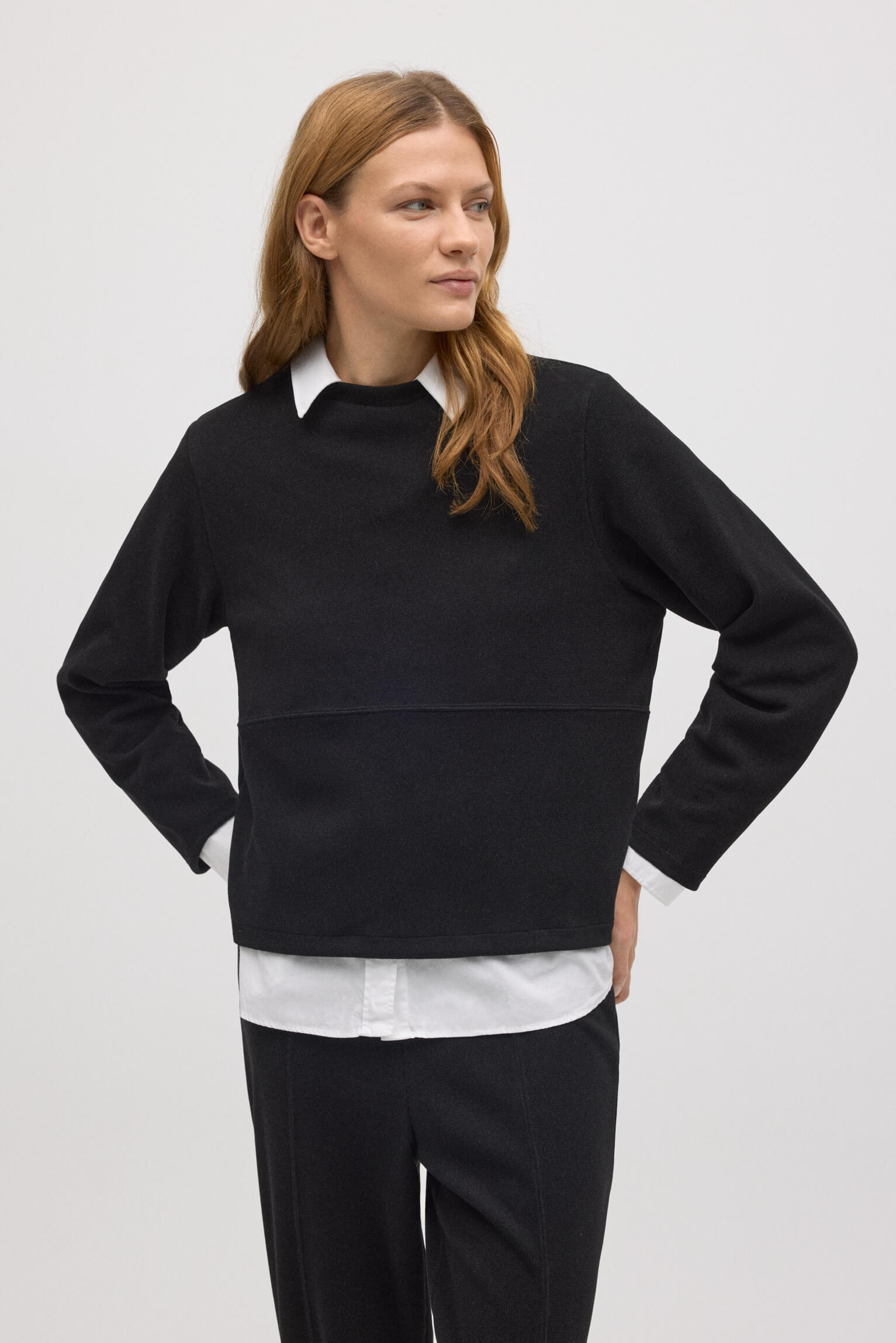 70683-3-jersey-cuello-redondo-efecto-pana-negro