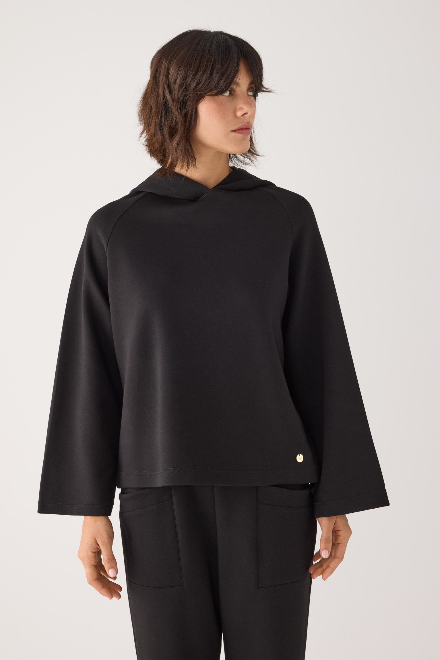 70740-black-sudadera-afelpada-capucha-manga-raglan-negro