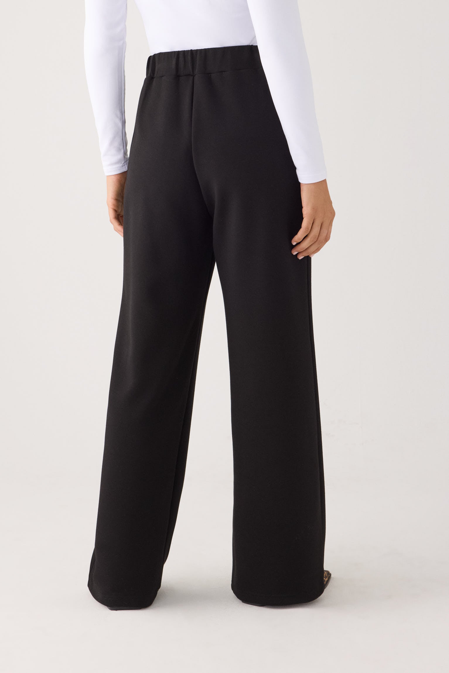 70743-black-pantalones-comodos-rectos-afelpados-tiro-alto-cintura-ajustable-negro