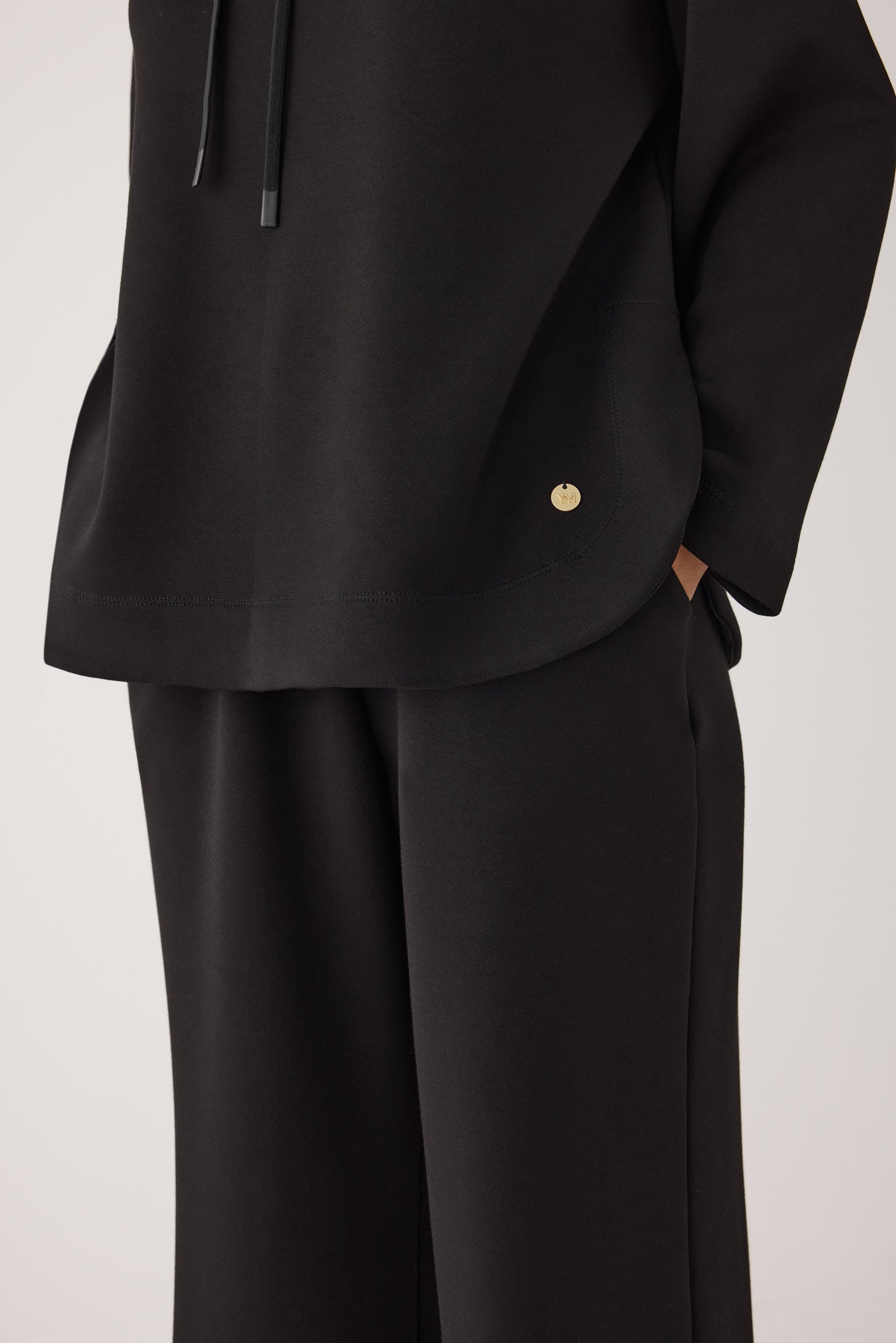 70743-black-pantalones-comodos-rectos-afelpados-tiro-alto-cintura-ajustable-negro