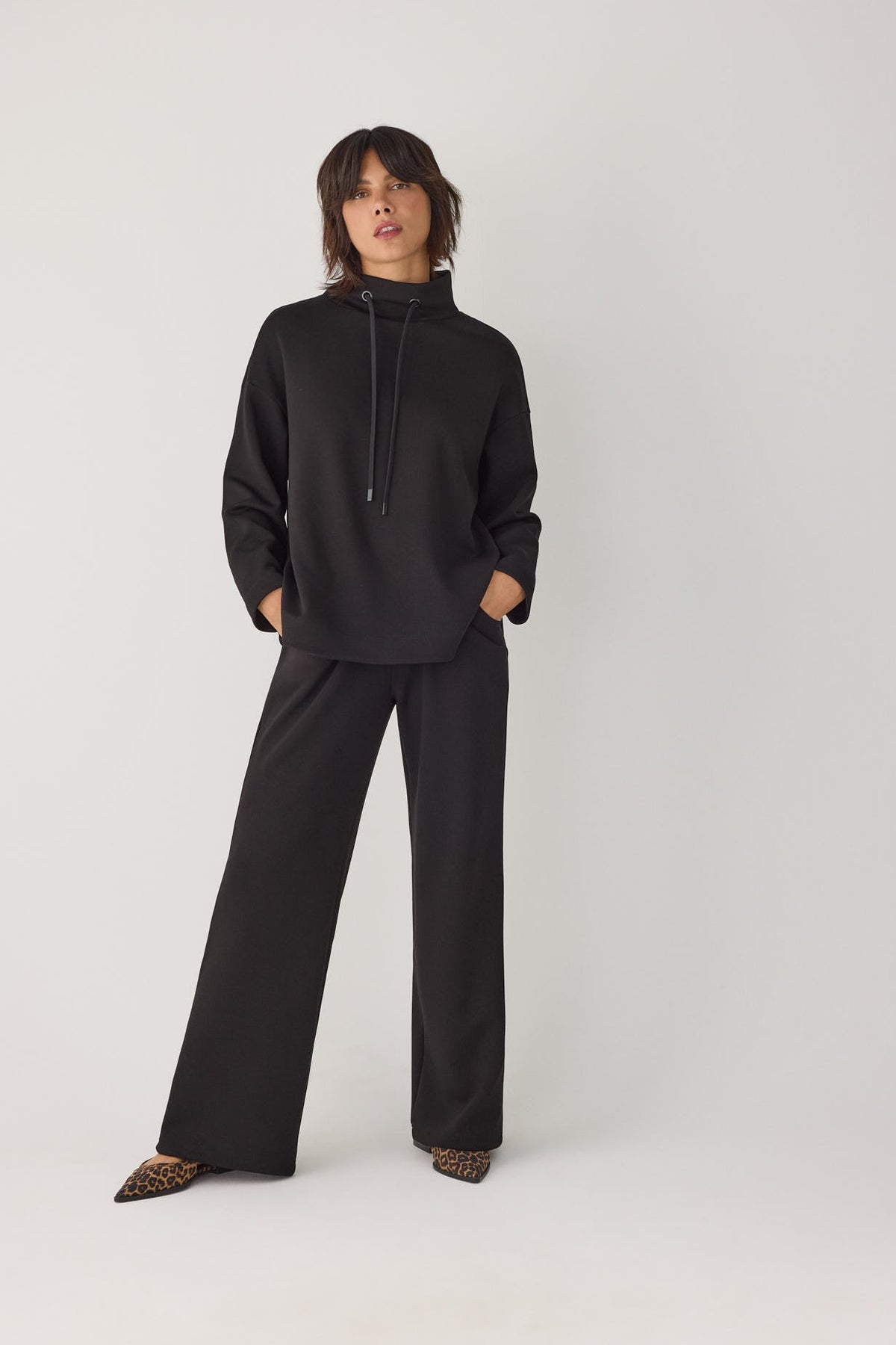 70743-black-pantalones-comodos-rectos-afelpados-tiro-alto-cintura-ajustable-negro