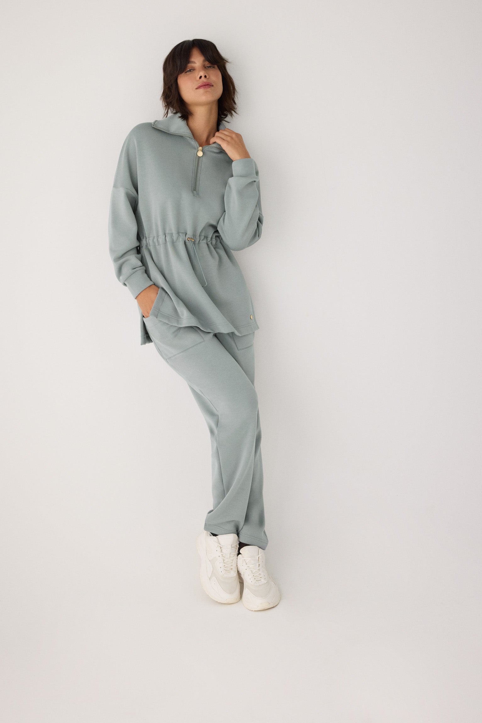 70744-laurel-green-pantalones-comodos-slim-afelpados-tiro-alto-bolsillos-azul