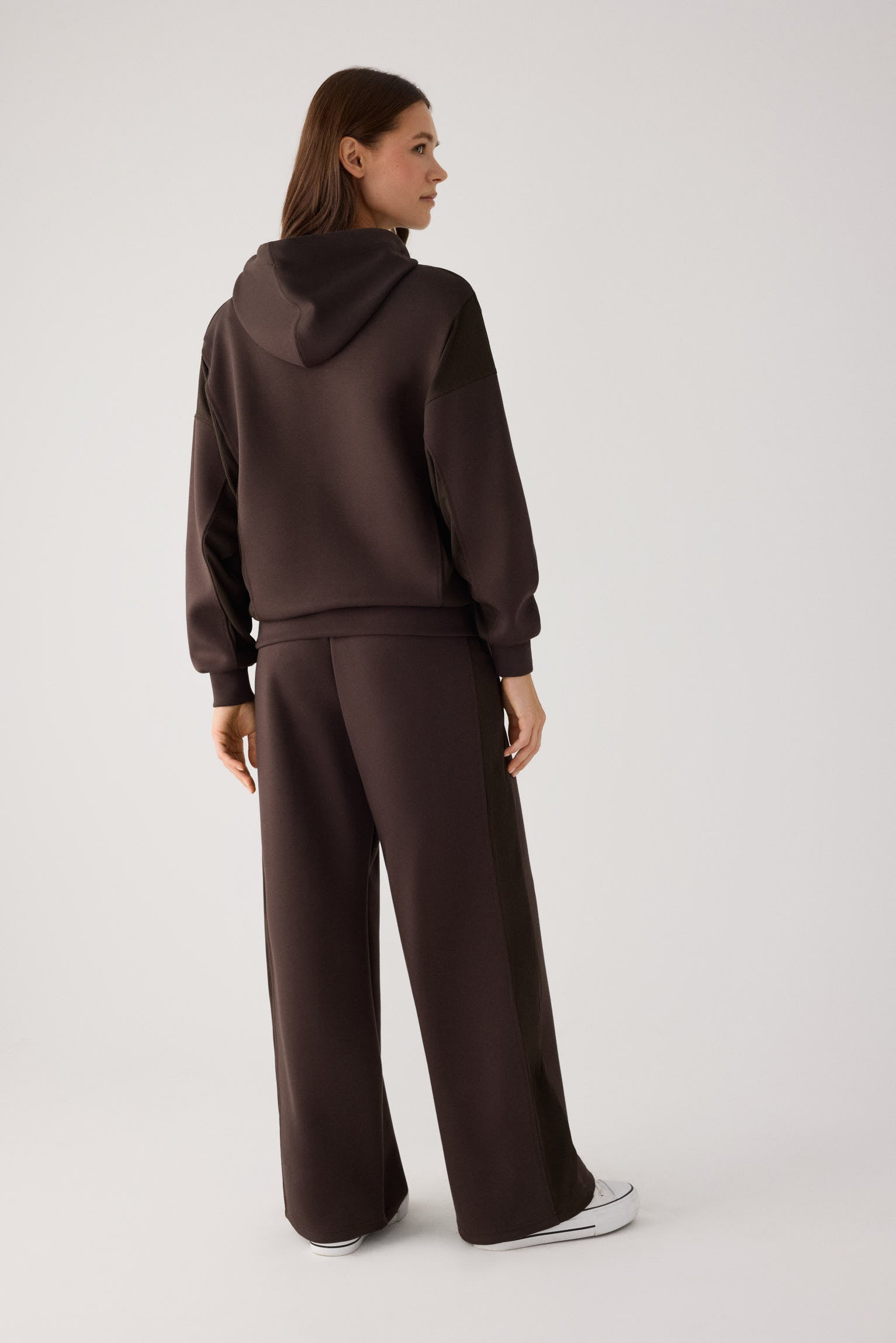 70747-dark-chocolate-pantalones-comodos-anchos-afelpados-tiro-alto-canale-marron-chocolate