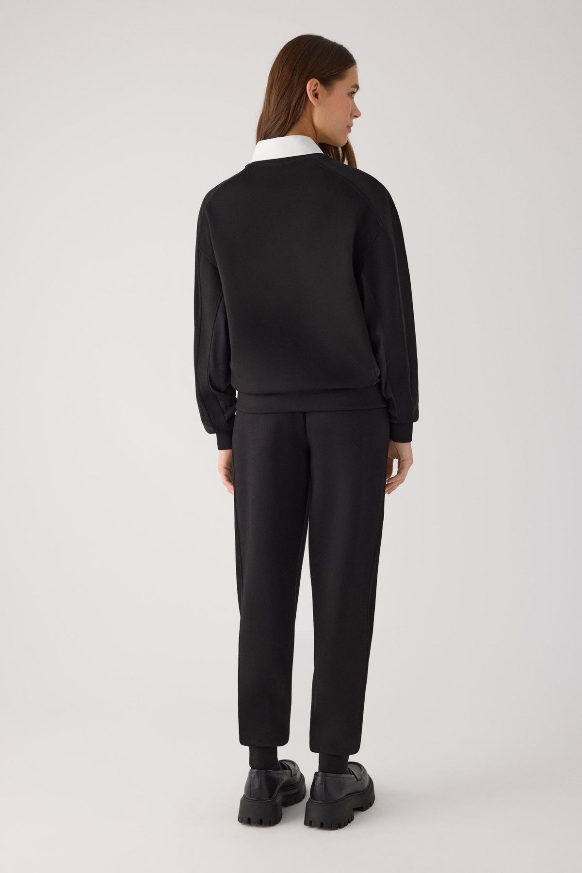 70748-black-pantalones-comodos-jogger-afelpados-tiro-alto-canale-negro