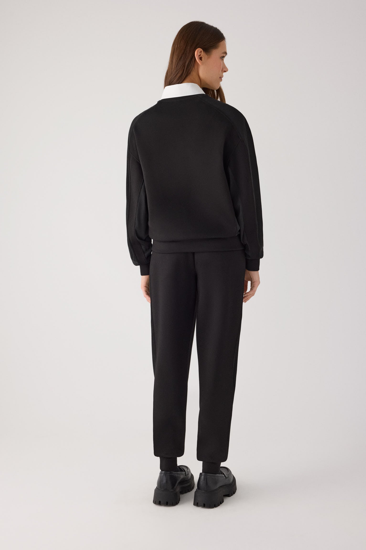 70748-black-pantalones-comodos-jogger-afelpados-tiro-alto-canale-negro