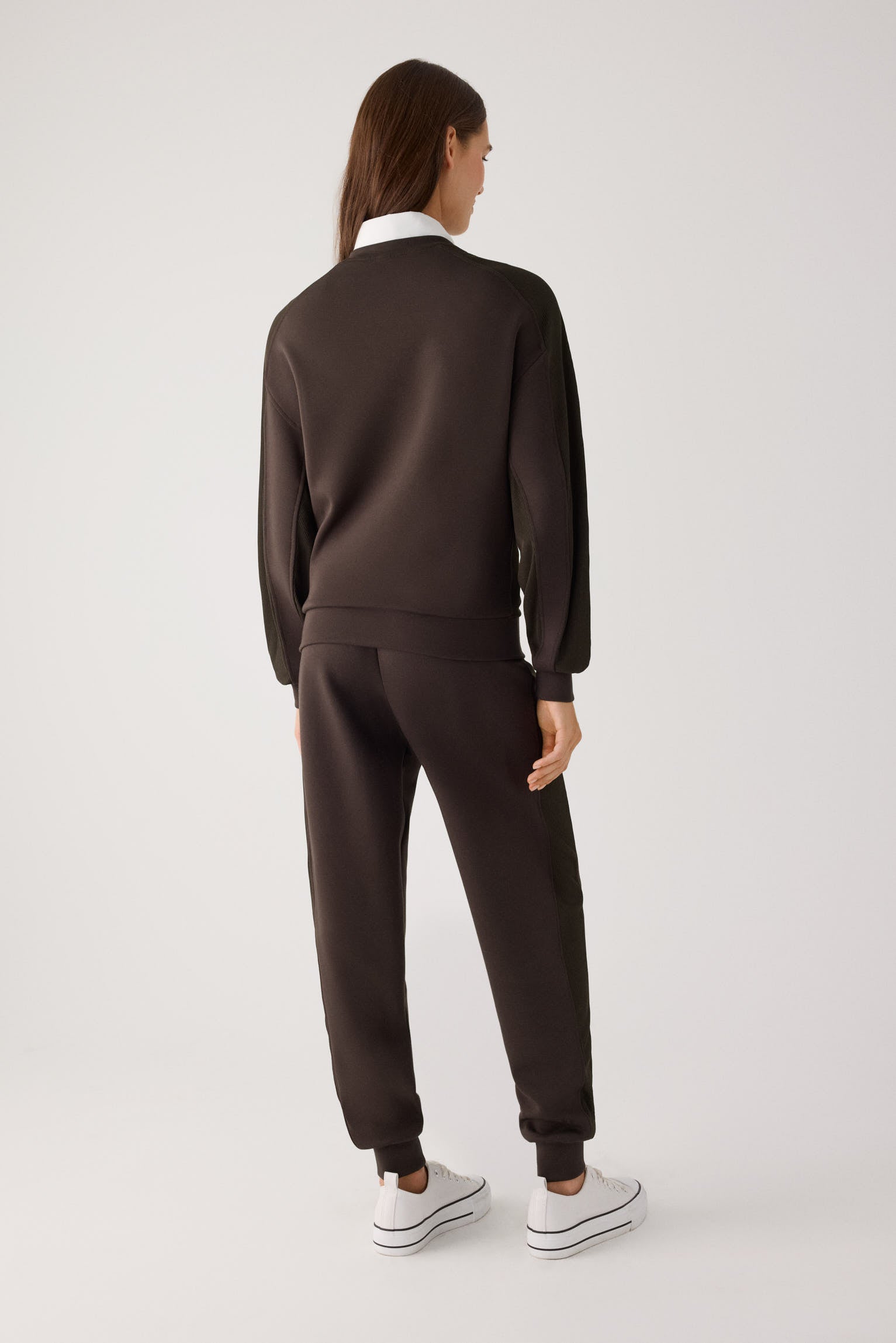 70748-dark-chocolate-pantalones-comodos-jogger-afelpados-tiro-alto-canale-marron-chocolate