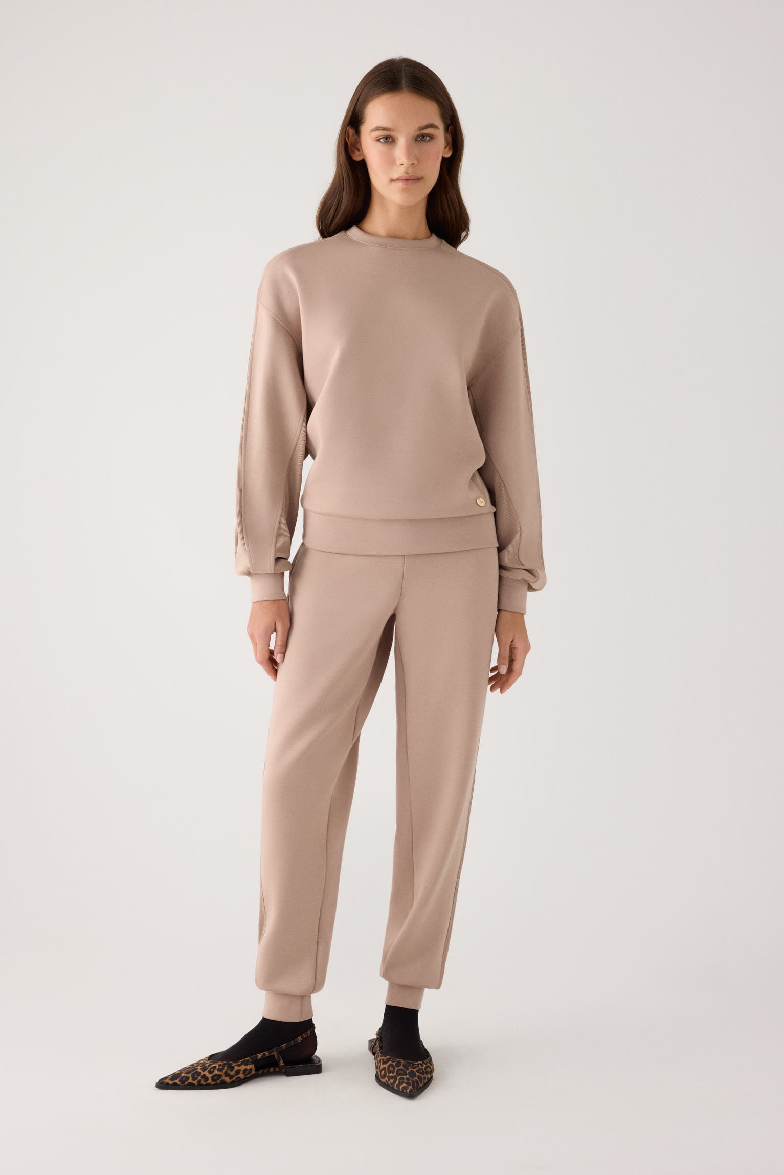 70748-taupe-pantalones-comodos-jogger-afelpados-tiro-alto-canale-beige