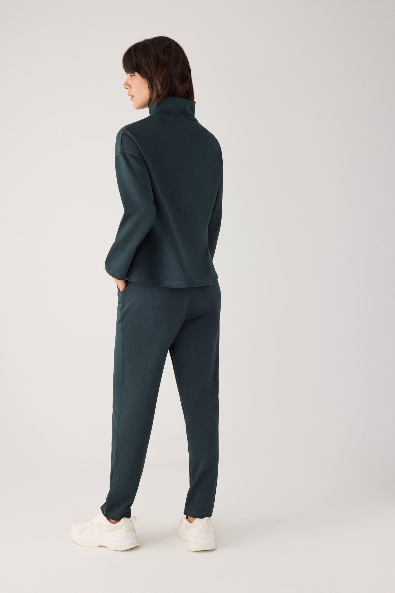 70752-ocean-blue-pantalones-comodos-slim-textura-pique-tiro-alto-verde-botella