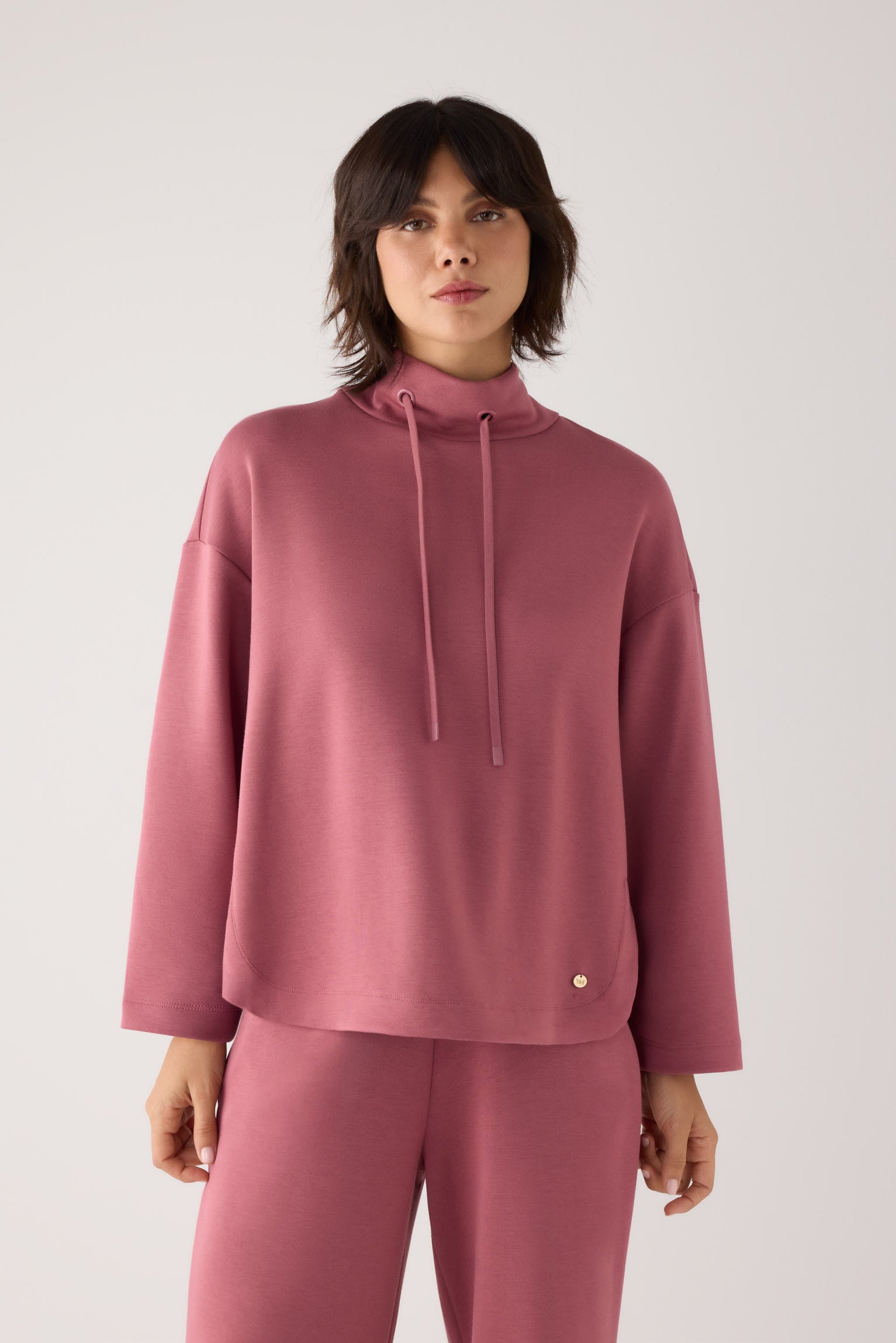 70753-nocturne-rose-jersey-comodo-afelpado-cuello-alto-cordones-rosa