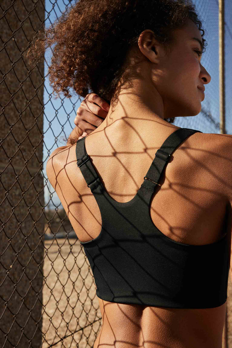 Sports bra with front fastener
