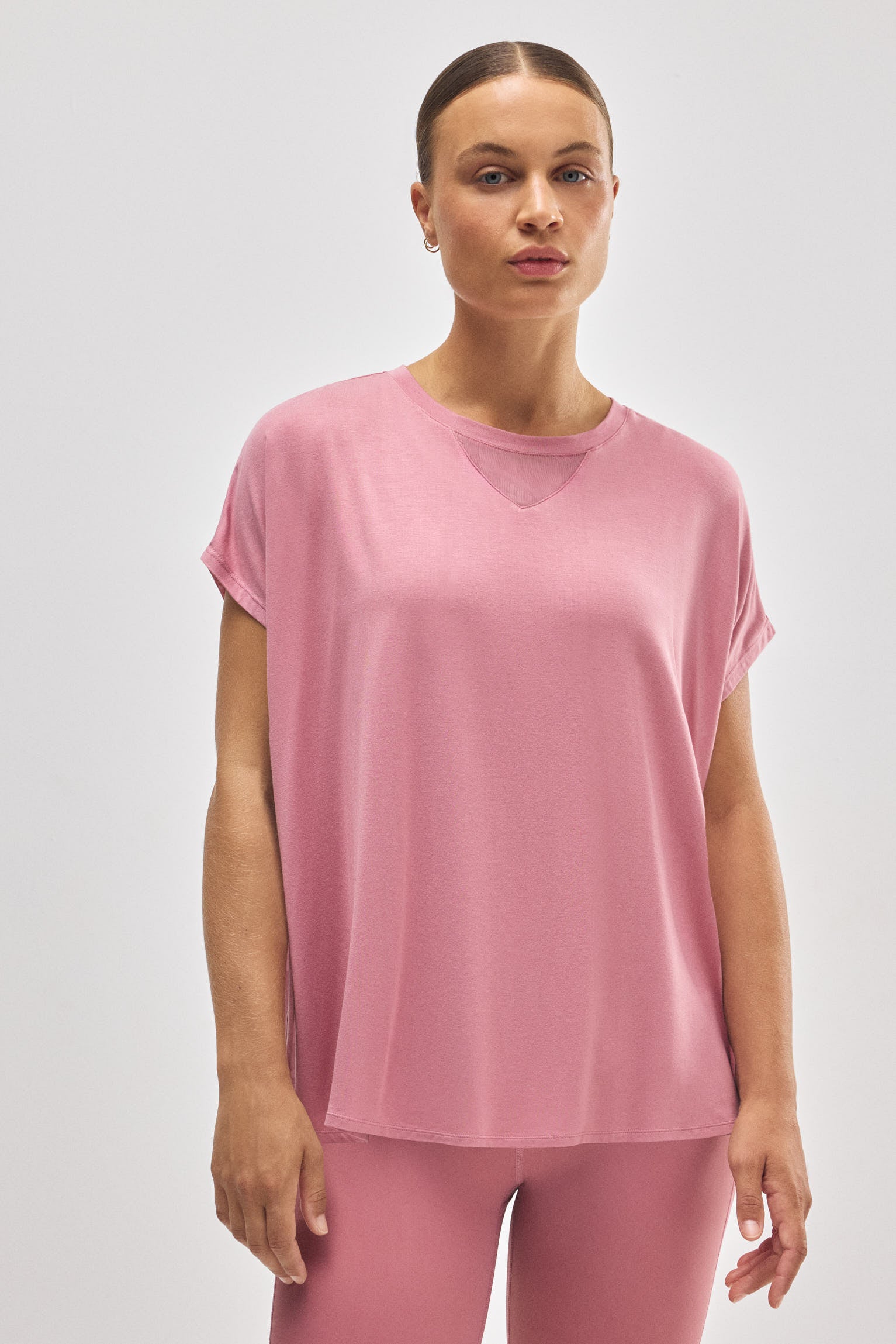 70832-1-camiseta-deportiva-manga-corta-rosa