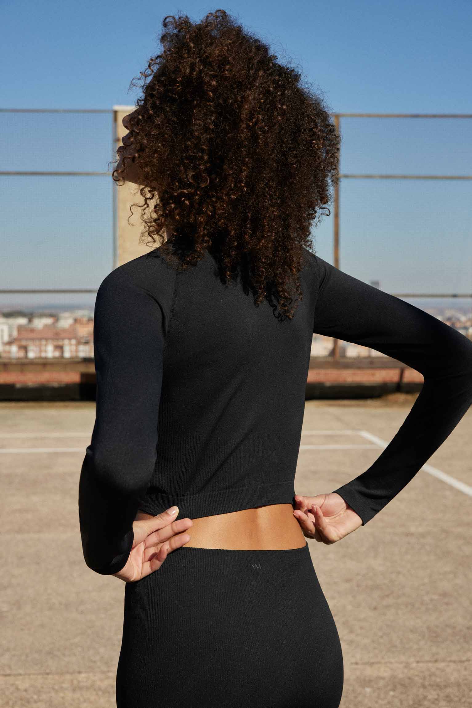 Black long sleeve seamless sports top t-shirt