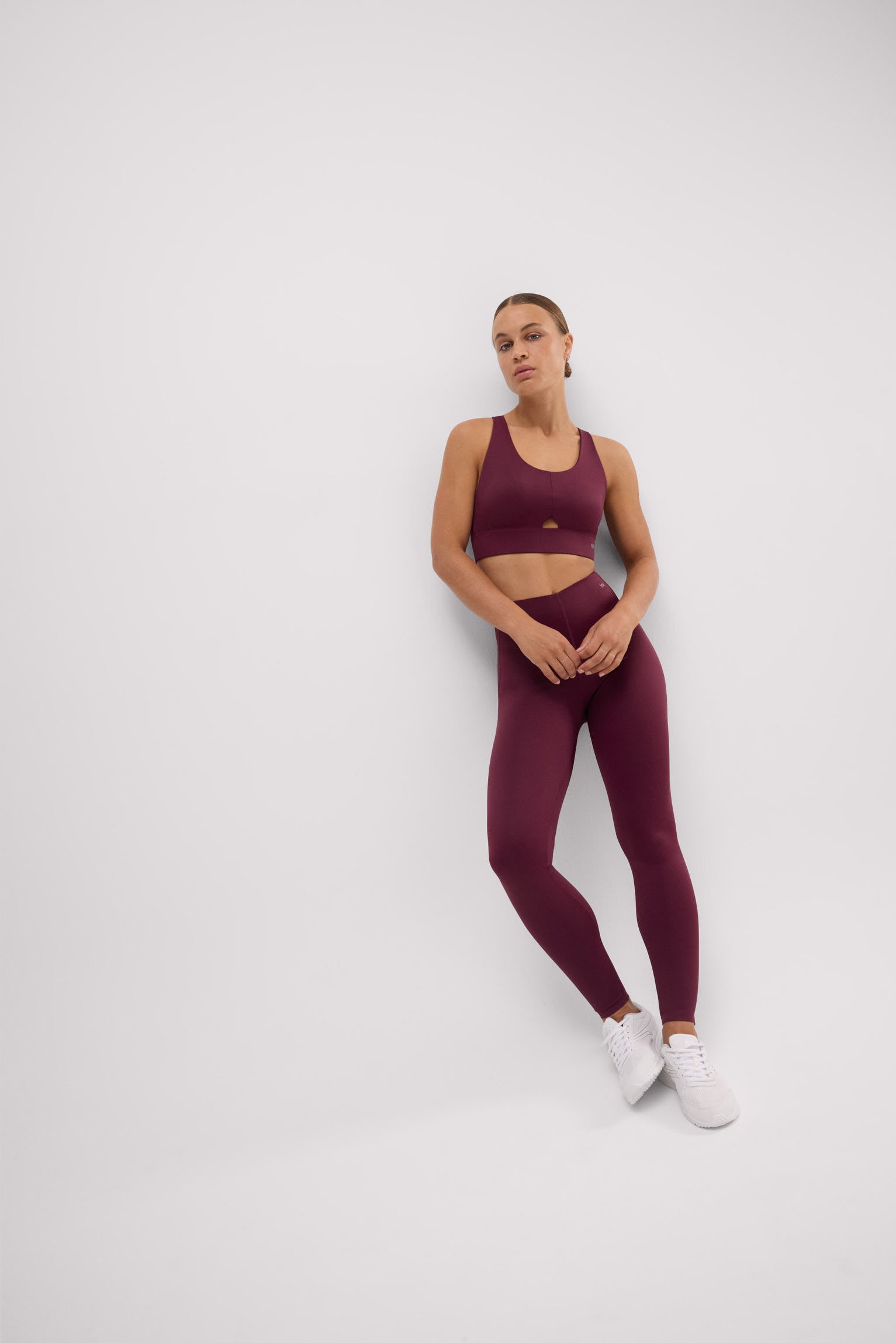 Conjunto deportivo granate vientre plano Colección compressive