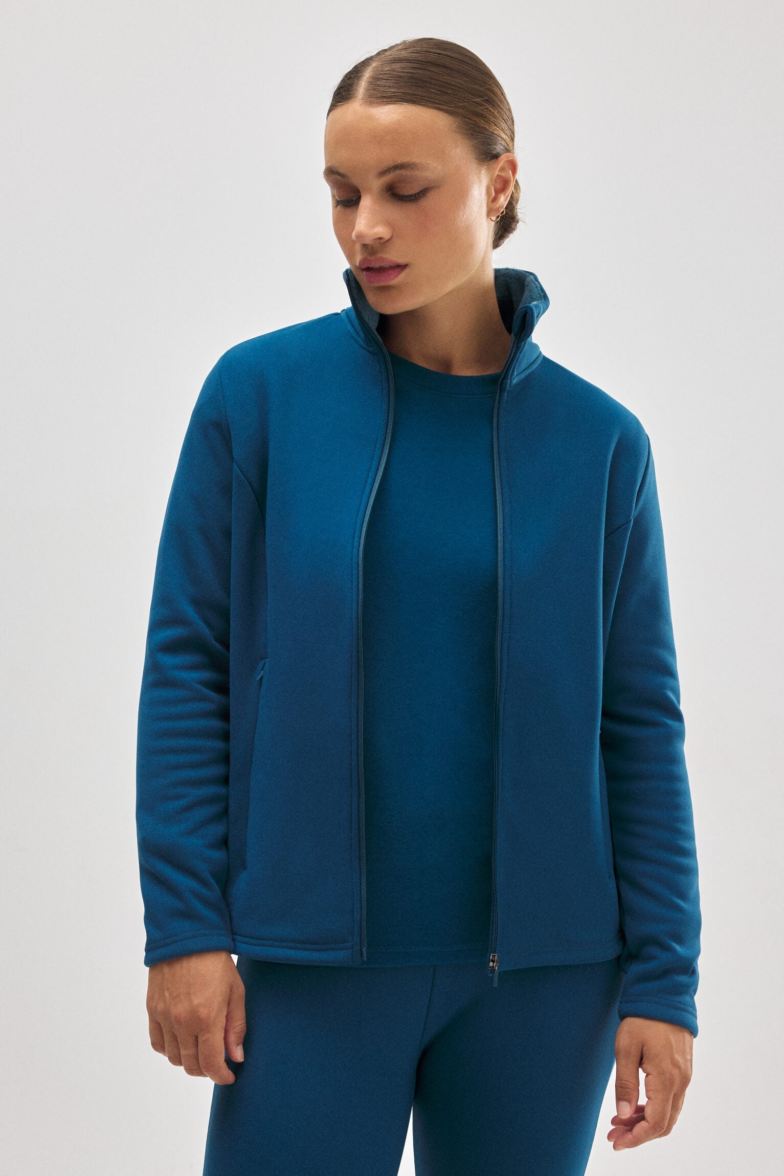 70913-1-chaqueta-termica-ajustada-deportiva-azul