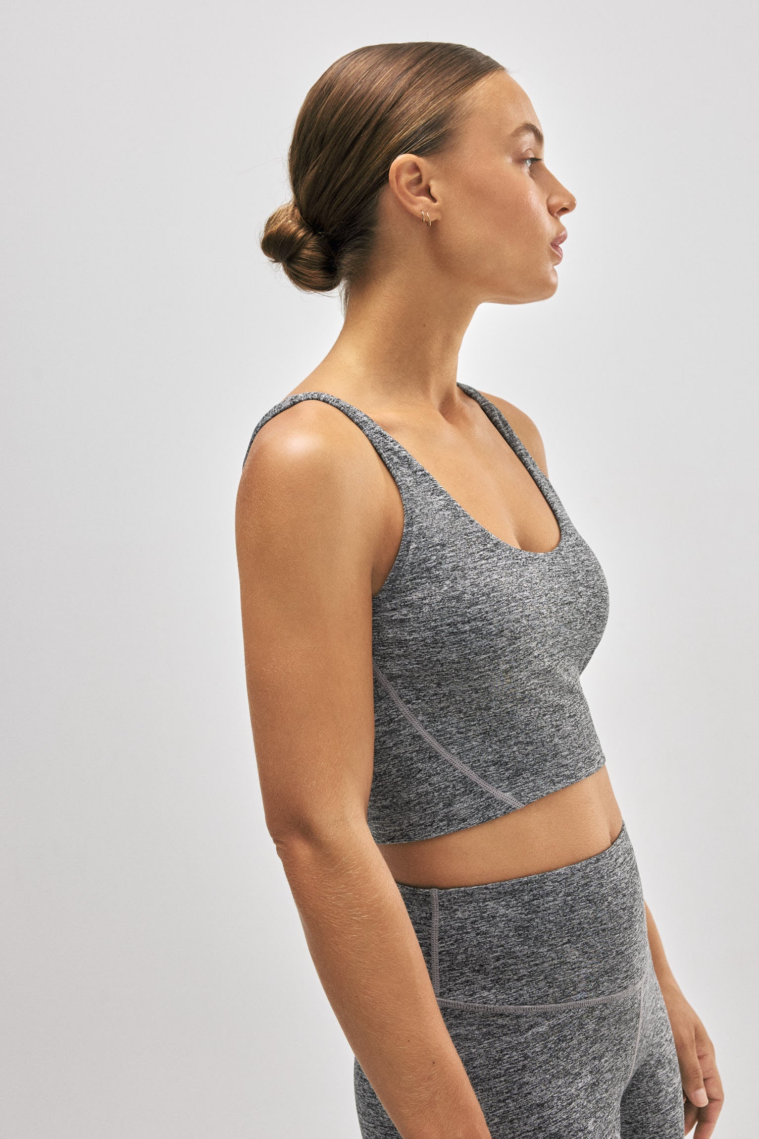 70917-3-sujetador-deportivo-con-top-interior-gris
