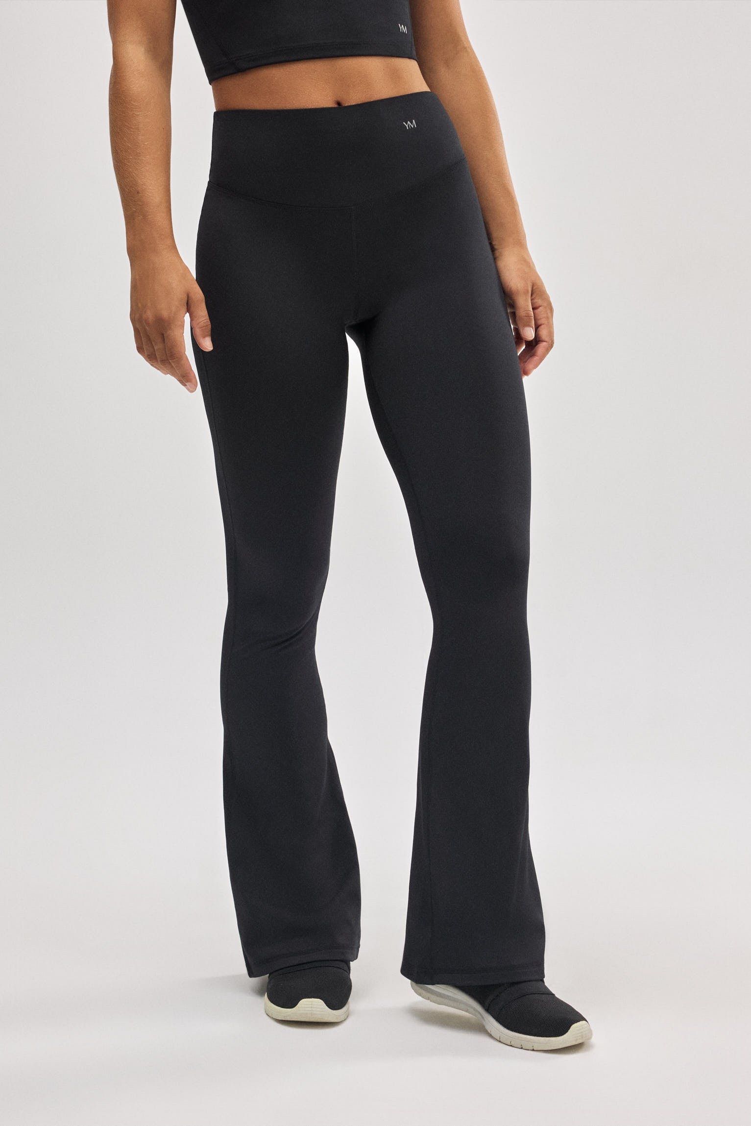70920-1-leggings-deportivos-flare-negro