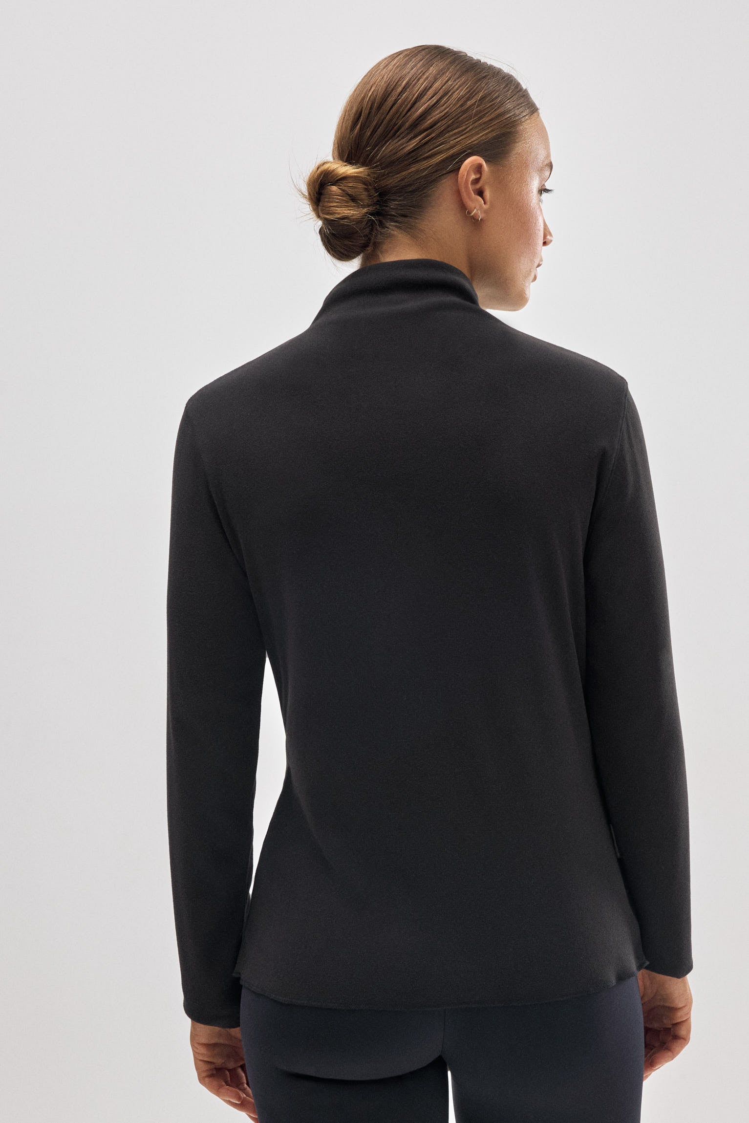 70933-2-camiseta-termica-cuello-perkins-estilo-deportivo-negro