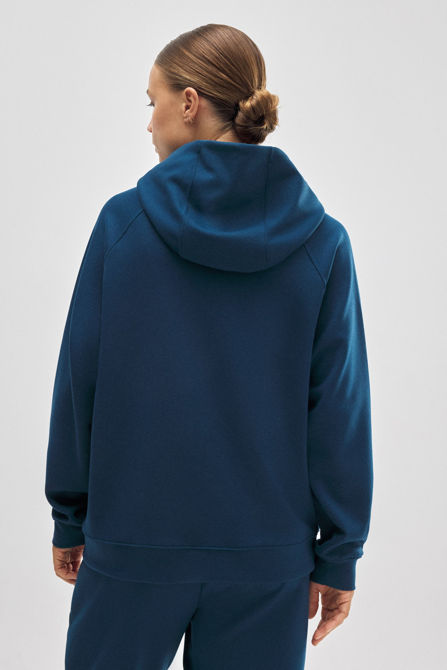70938-2-sudadera-con-capucha-y-bolsillos-azul