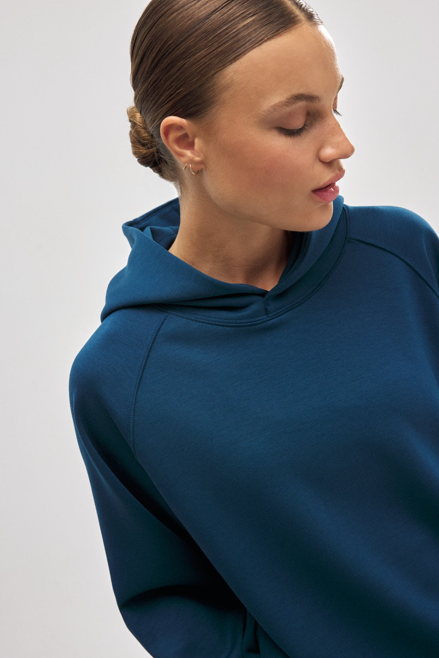 70938-4-sudadera-con-capucha-y-bolsillos-azul