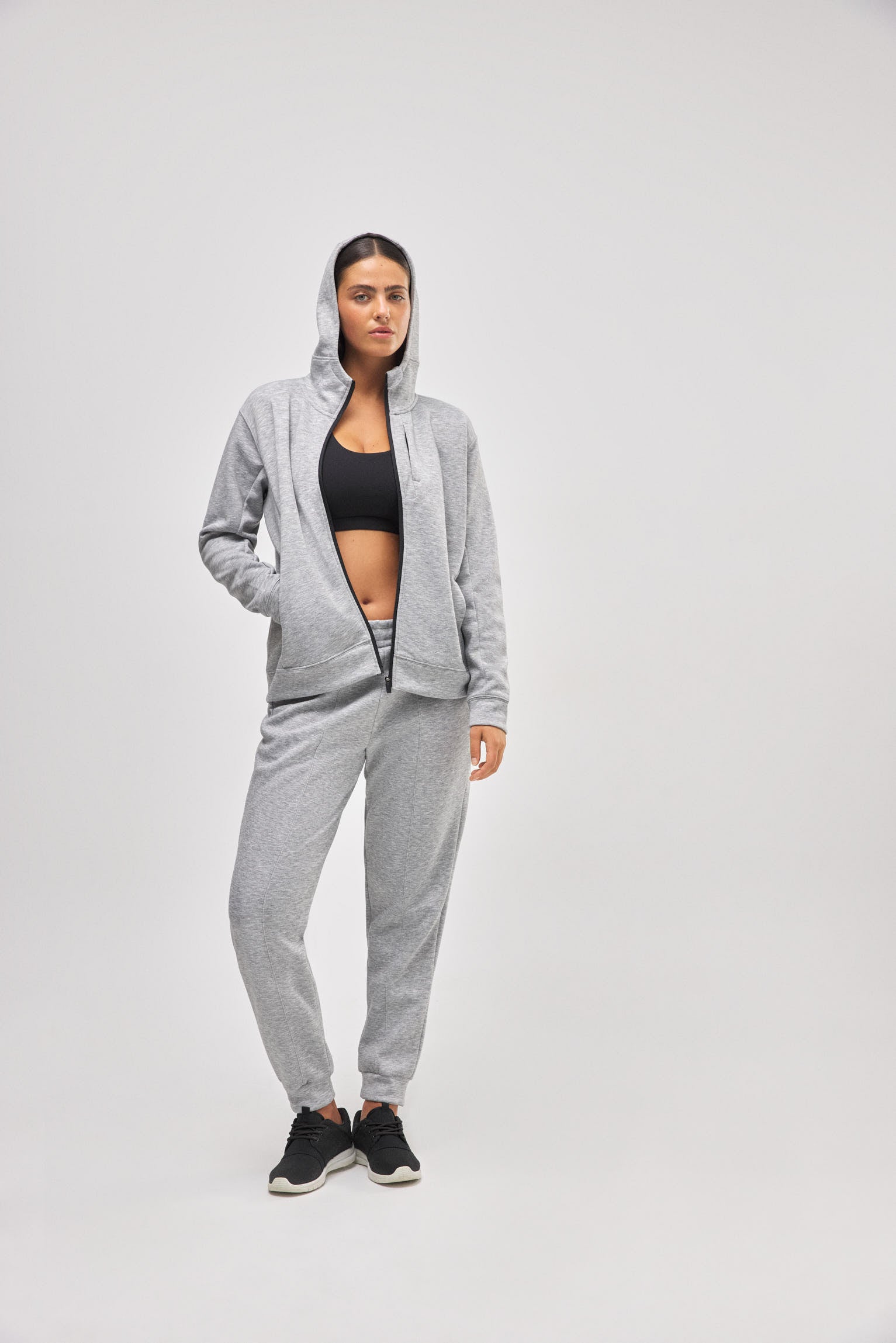 70939-4-chaqueta-deportiva-con-capucha-gris