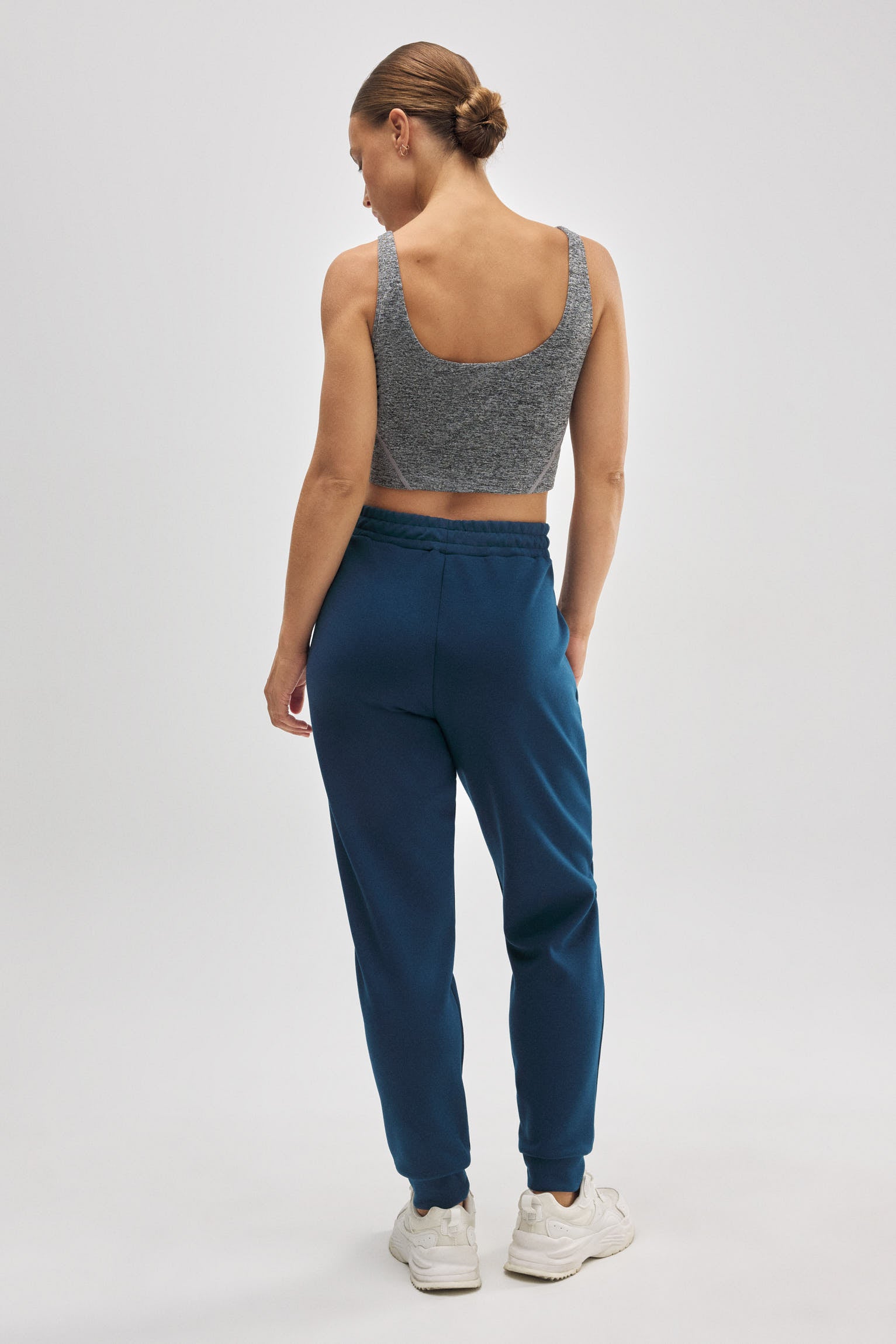 70940-2-pantalon-jogger-deportivo-con-bolsillos-azul