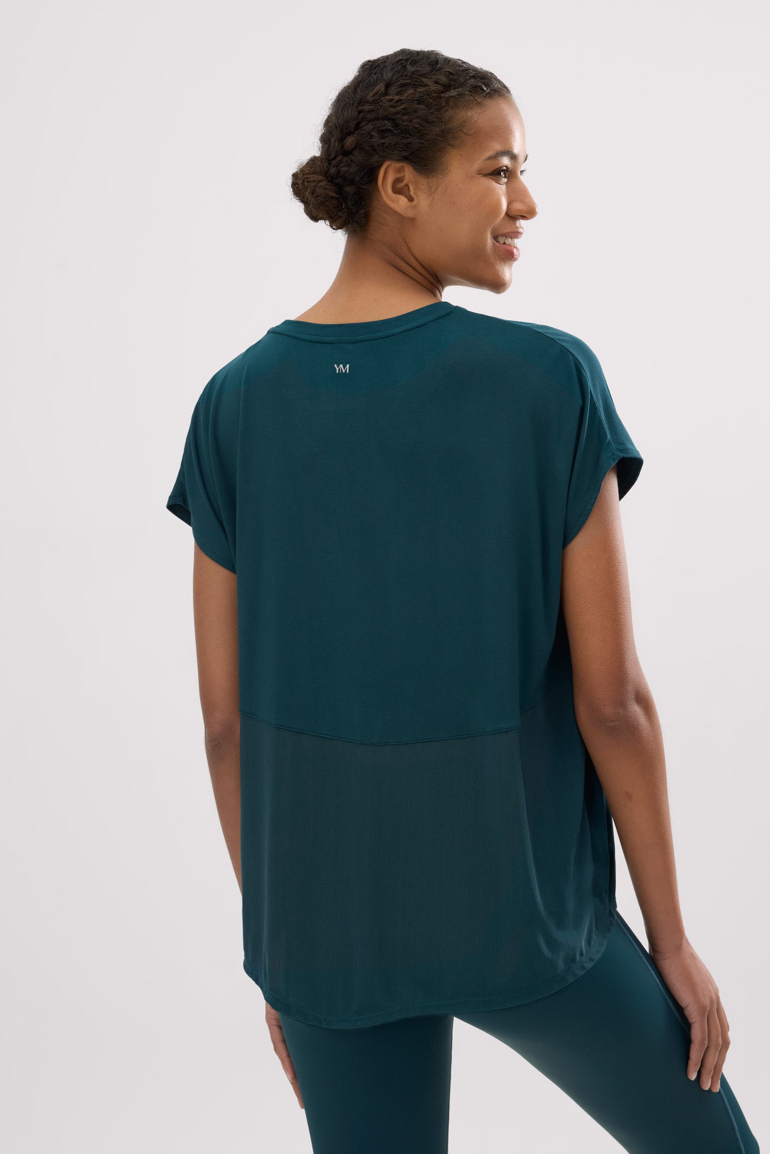 Camiseta deportiva manga corta fluida verde botella - Ysabel Mora