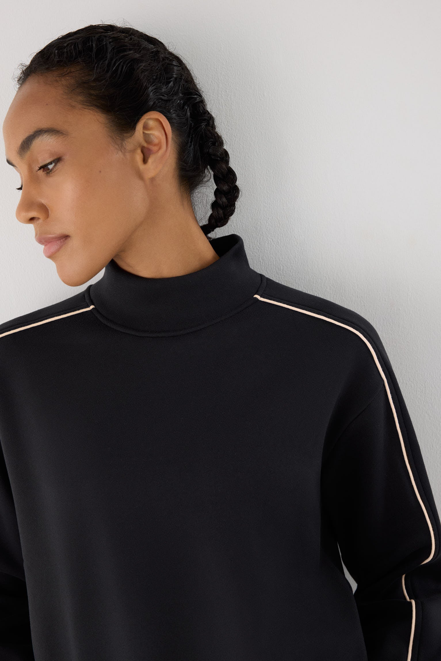 sudadera deportiva estilo casual Slowloom en antracita detalle ajuste silueta diseño cómodo special price
