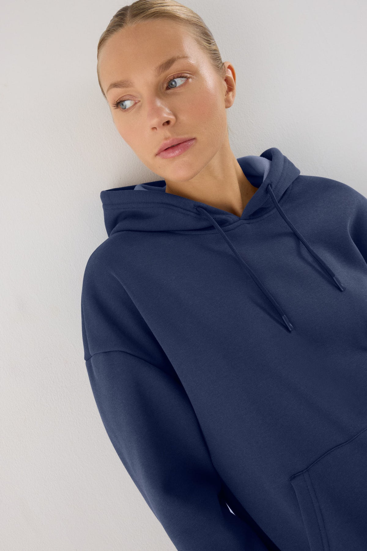 chándal deportivo mujer Slowloom en azul marino light blue detalle ajuste silueta tejido cálido family match