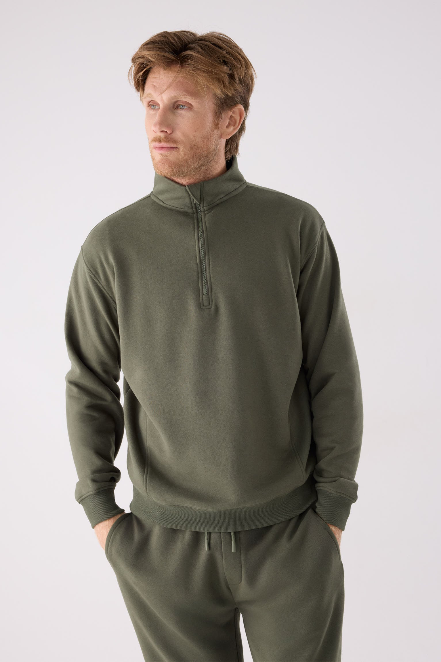 sudadera deportiva para hombre Slowloom en ver beetle vista principal en look deportivo patrón relajado para looks comfy
