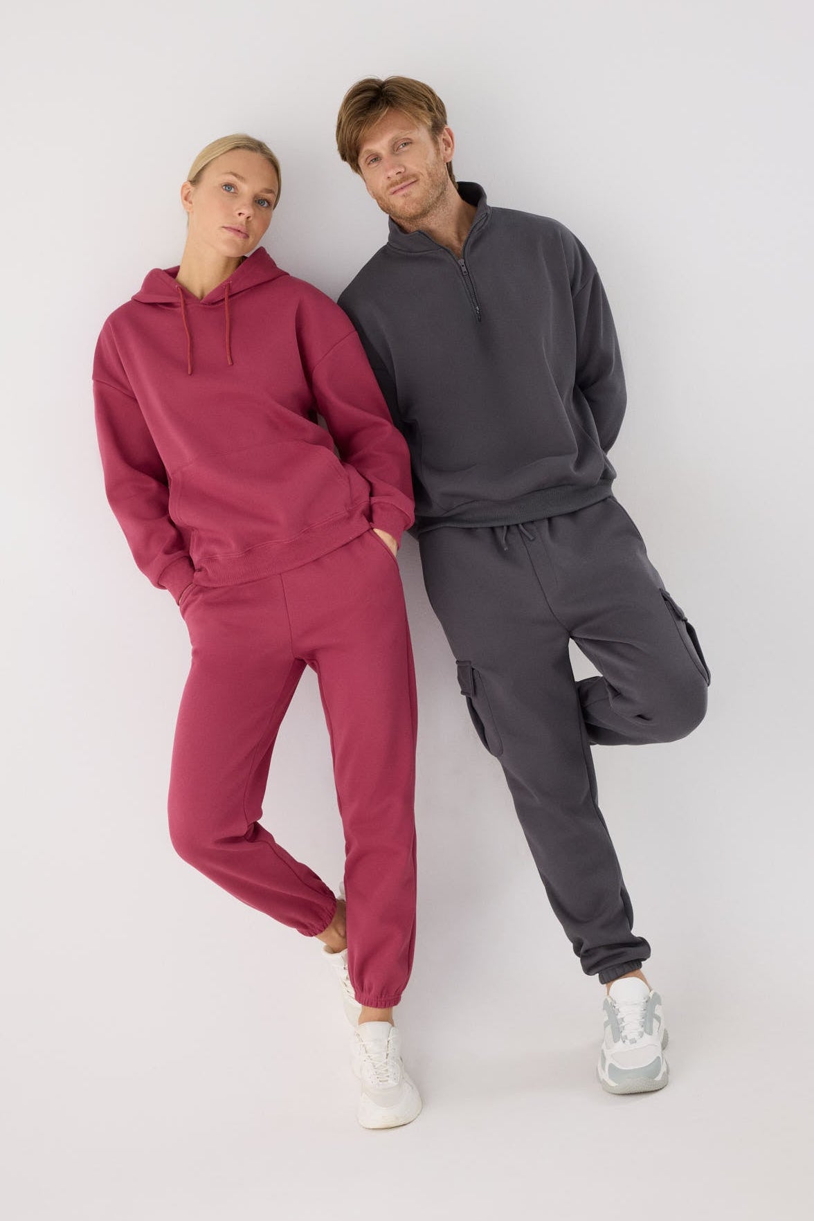 Pantalón deportivo hombre cargo afelpado con cintura ajustable gris marengo