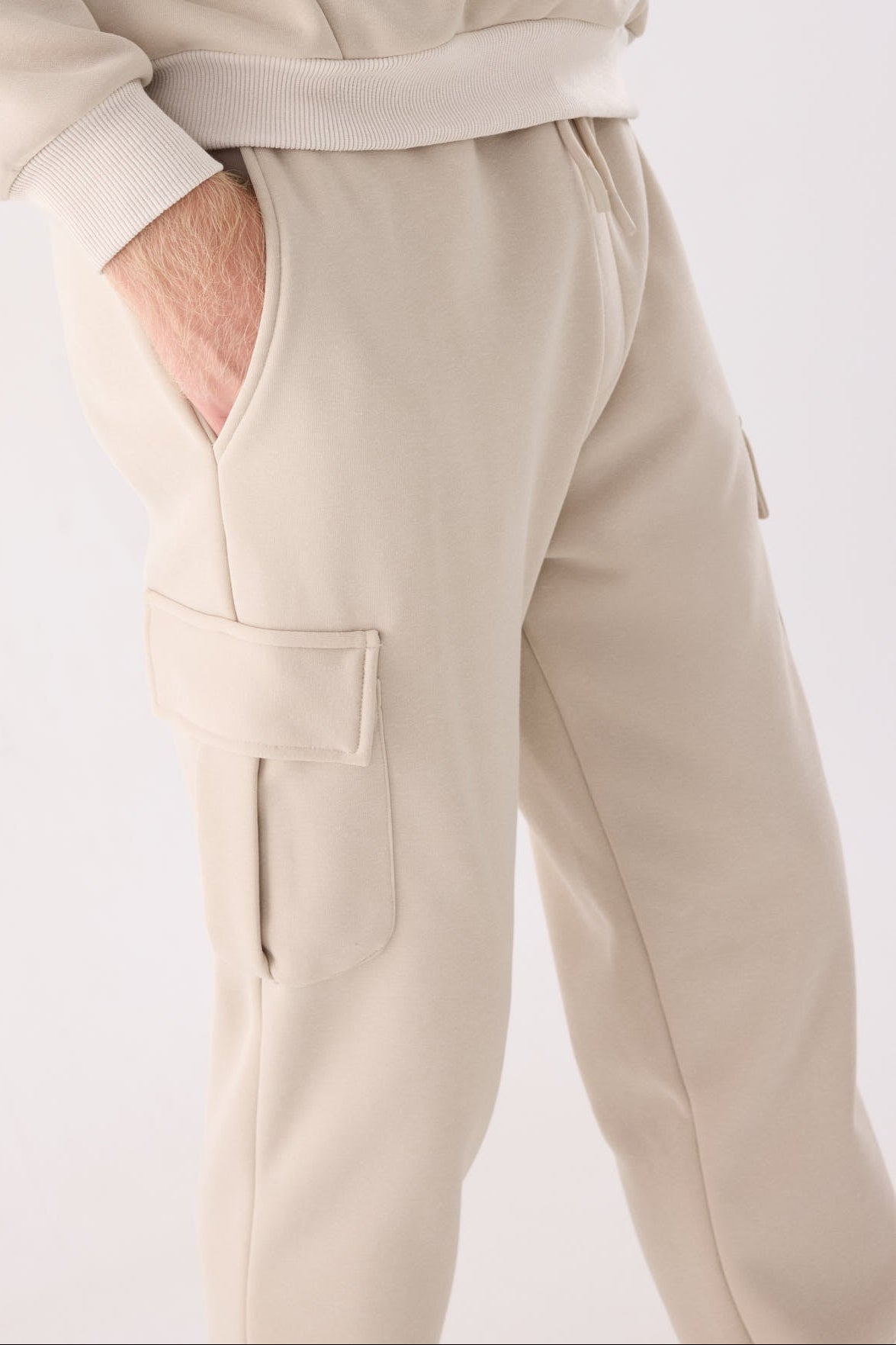 PREVENTA Pantalón deportivo hombre cargo afelpado con cintura ajustable beige
