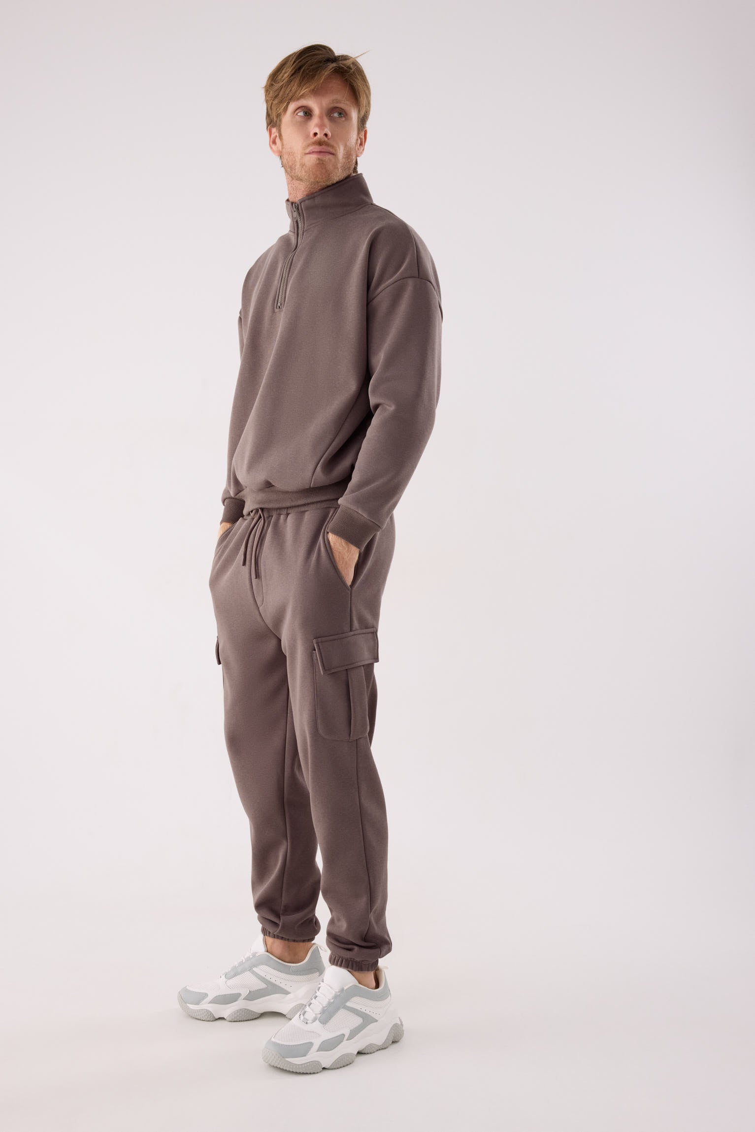 PREVENTA Sudadera deportiva hombre afelpada semi cremallera marrón